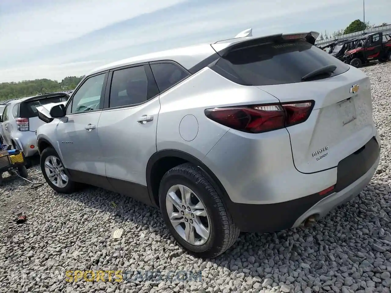 2 Фотография поврежденного автомобиля 3GNKBCR48MS569890 CHEVROLET BLAZER 2021