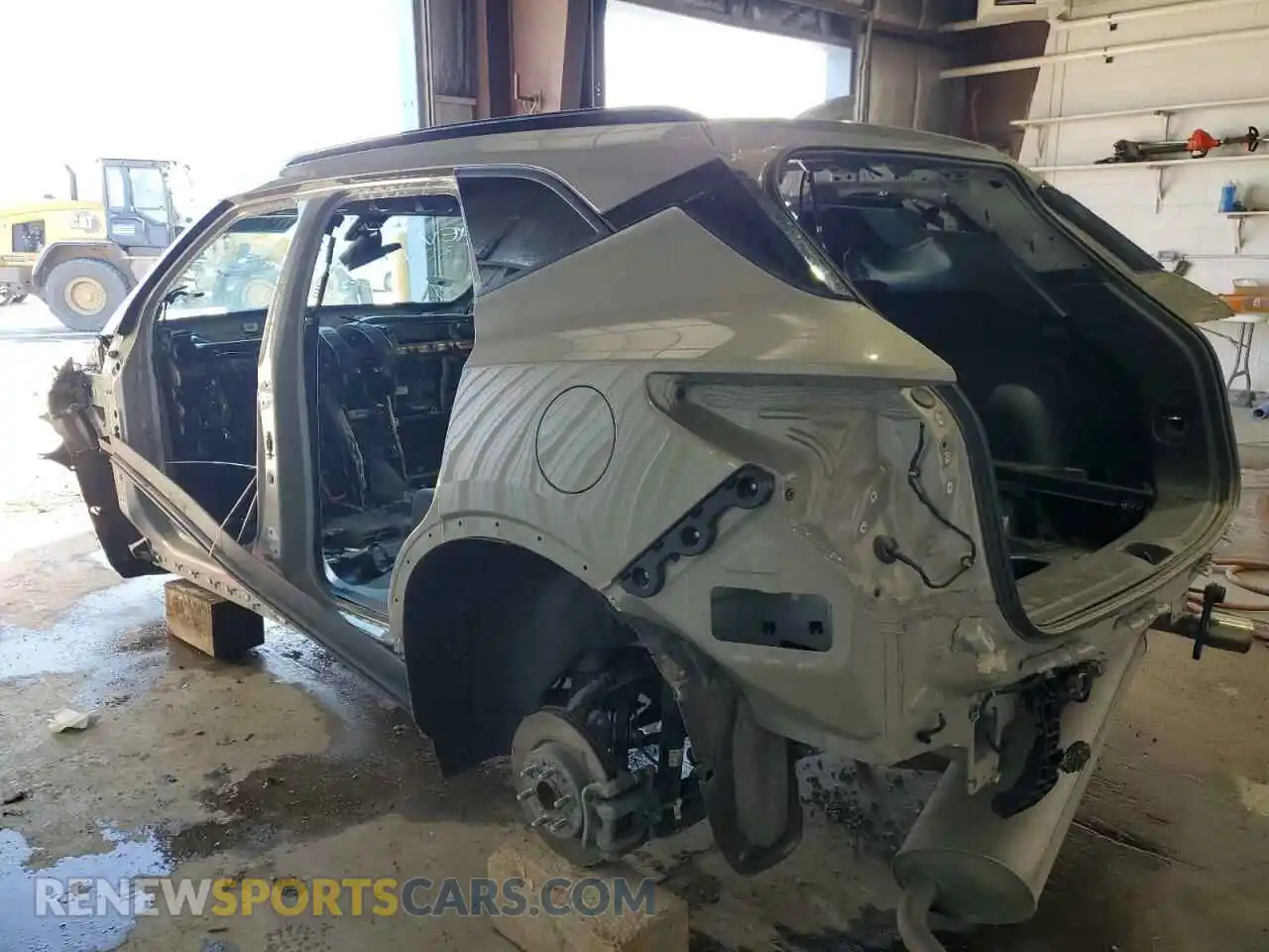 2 Фотография поврежденного автомобиля 3GNKBCRS0MS532704 CHEVROLET BLAZER 2021