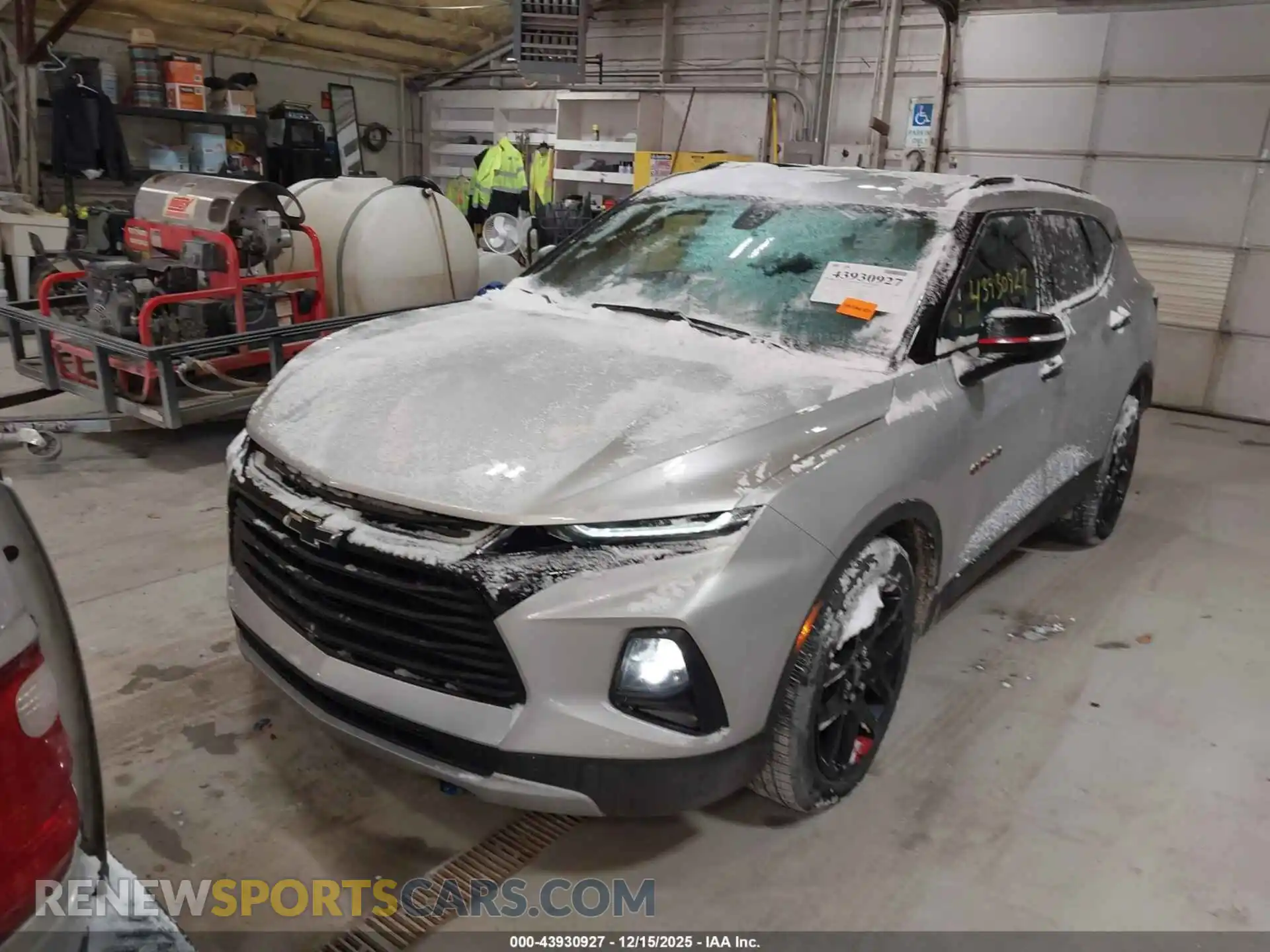 2 Photograph of a damaged car 3GNKBCRS0MS537546 CHEVROLET BLAZER 2021