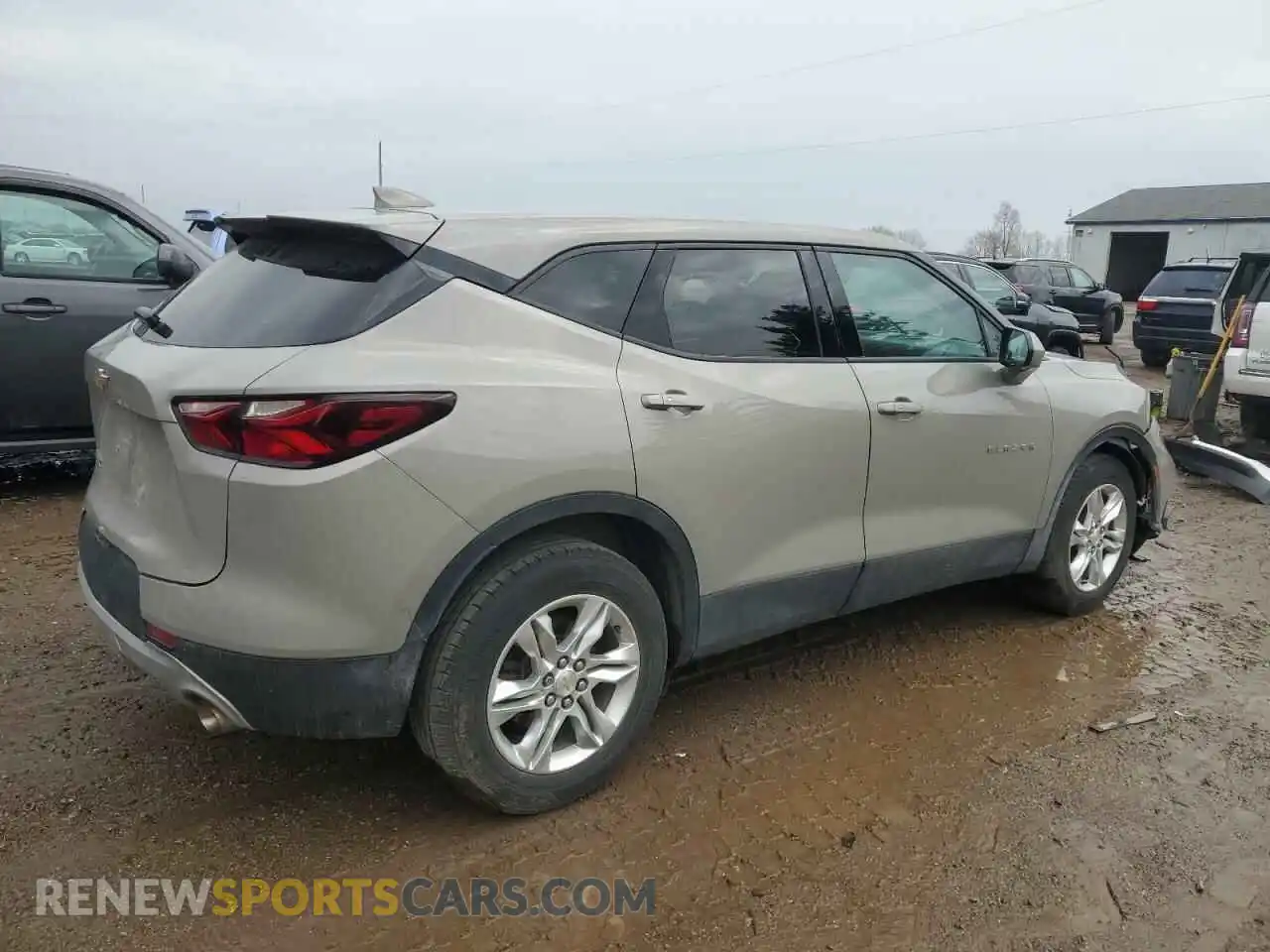 3 Фотография поврежденного автомобиля 3GNKBCRS0MS567338 CHEVROLET BLAZER 2021