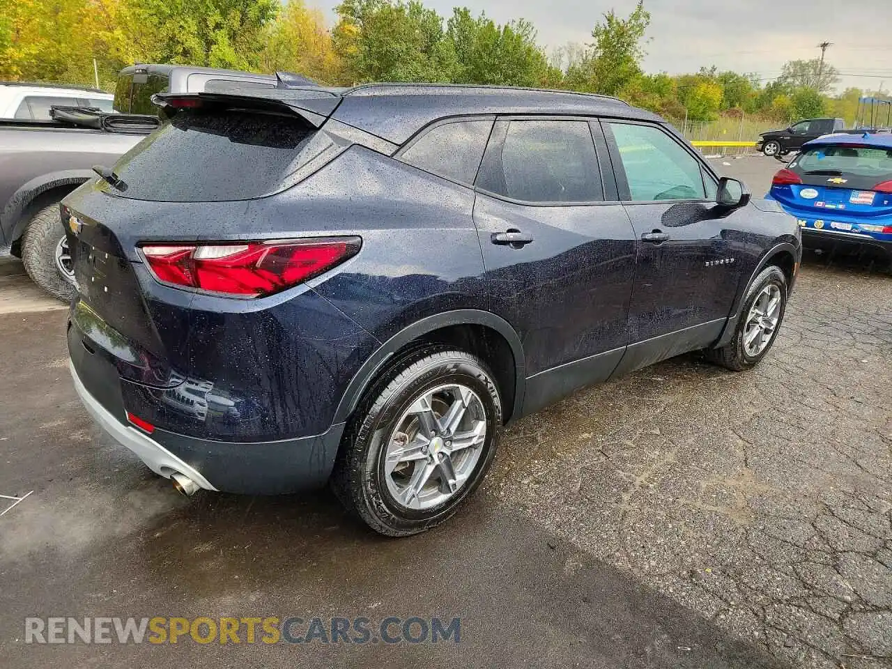 3 Photograph of a damaged car 3GNKBCRS1MS530587 CHEVROLET BLAZER 2021
