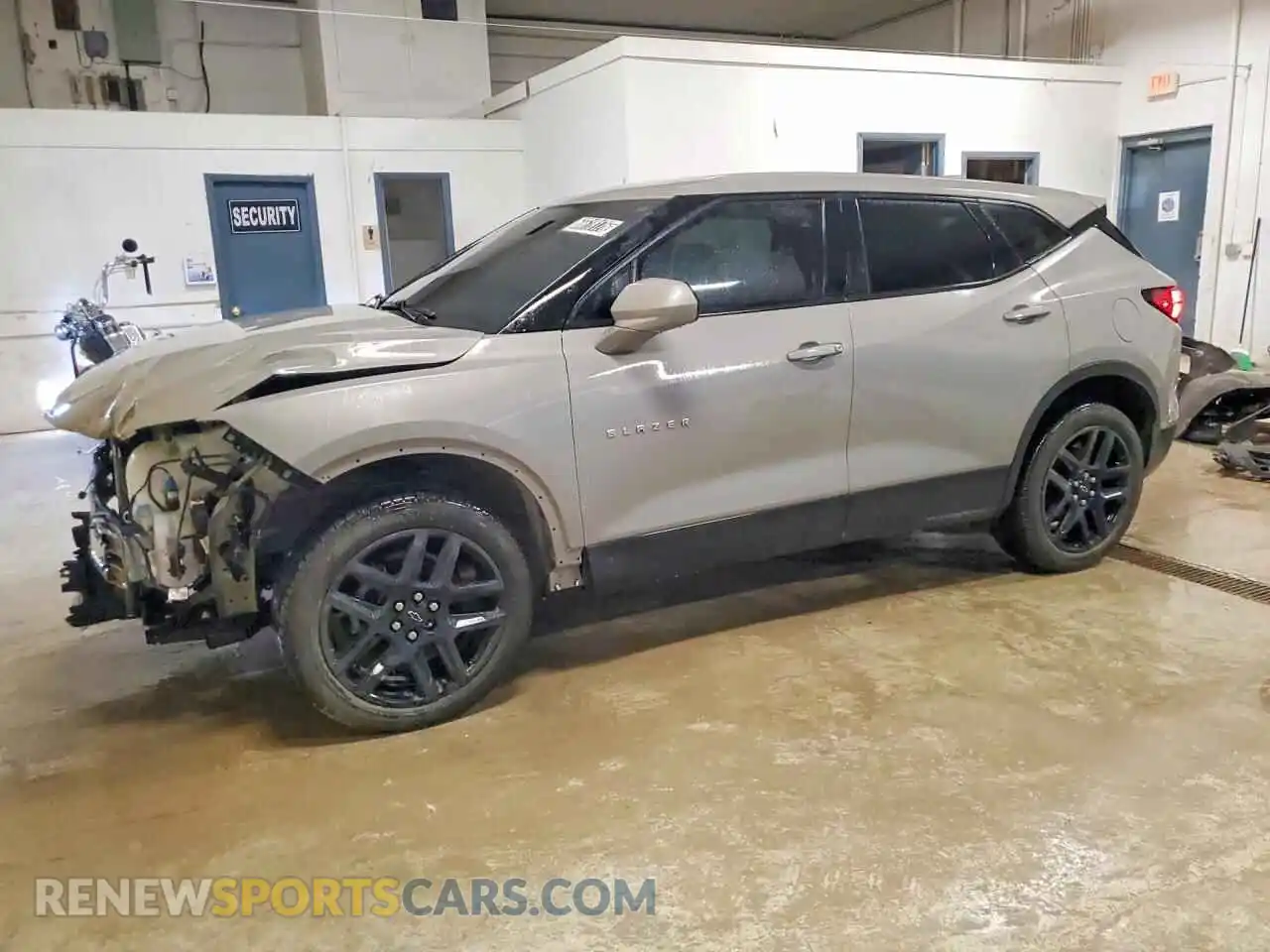1 Photograph of a damaged car 3GNKBCRS1MS567610 CHEVROLET BLAZER 2021