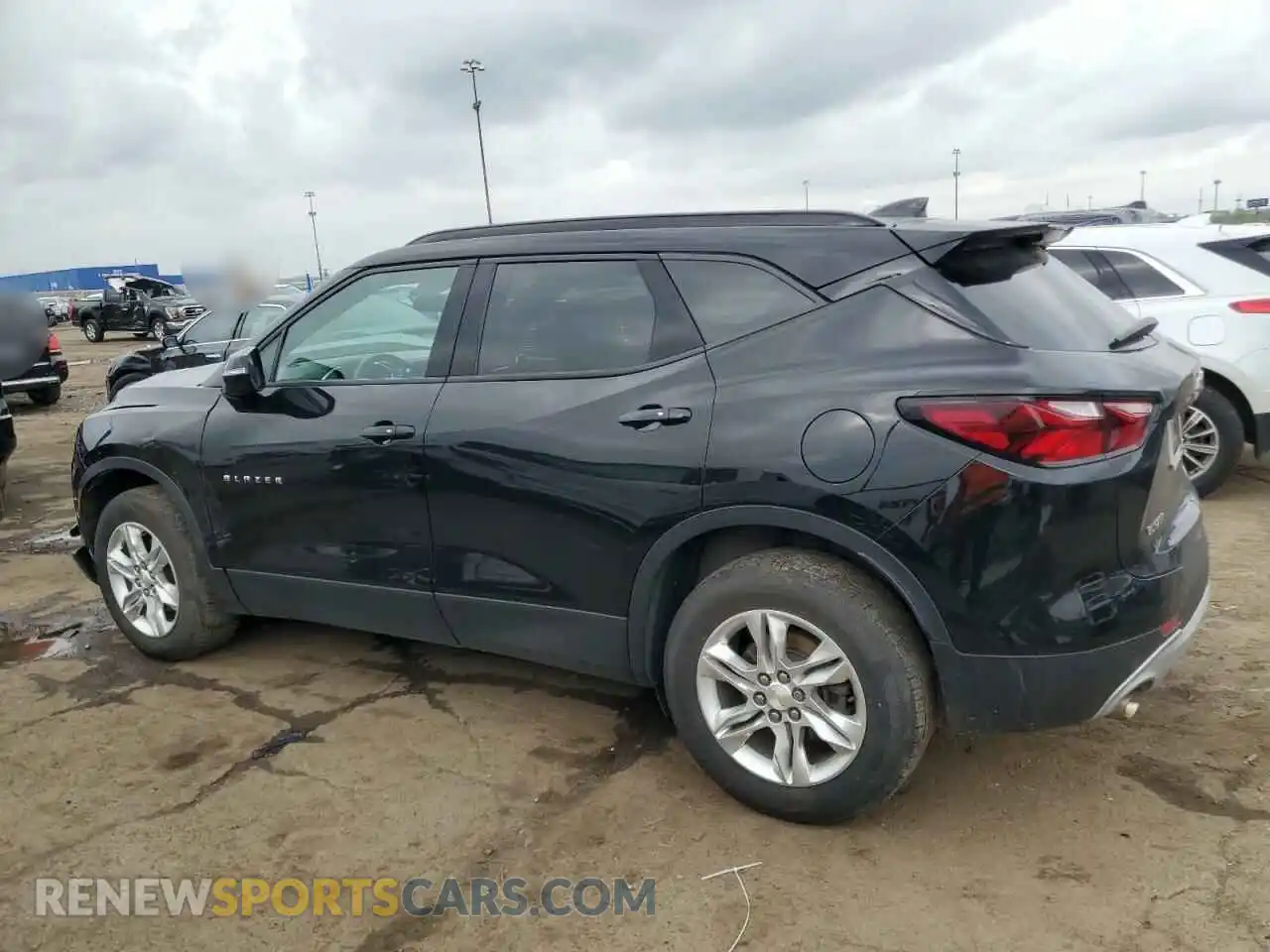 2 Photograph of a damaged car 3GNKBCRS2MS554588 CHEVROLET BLAZER 2021