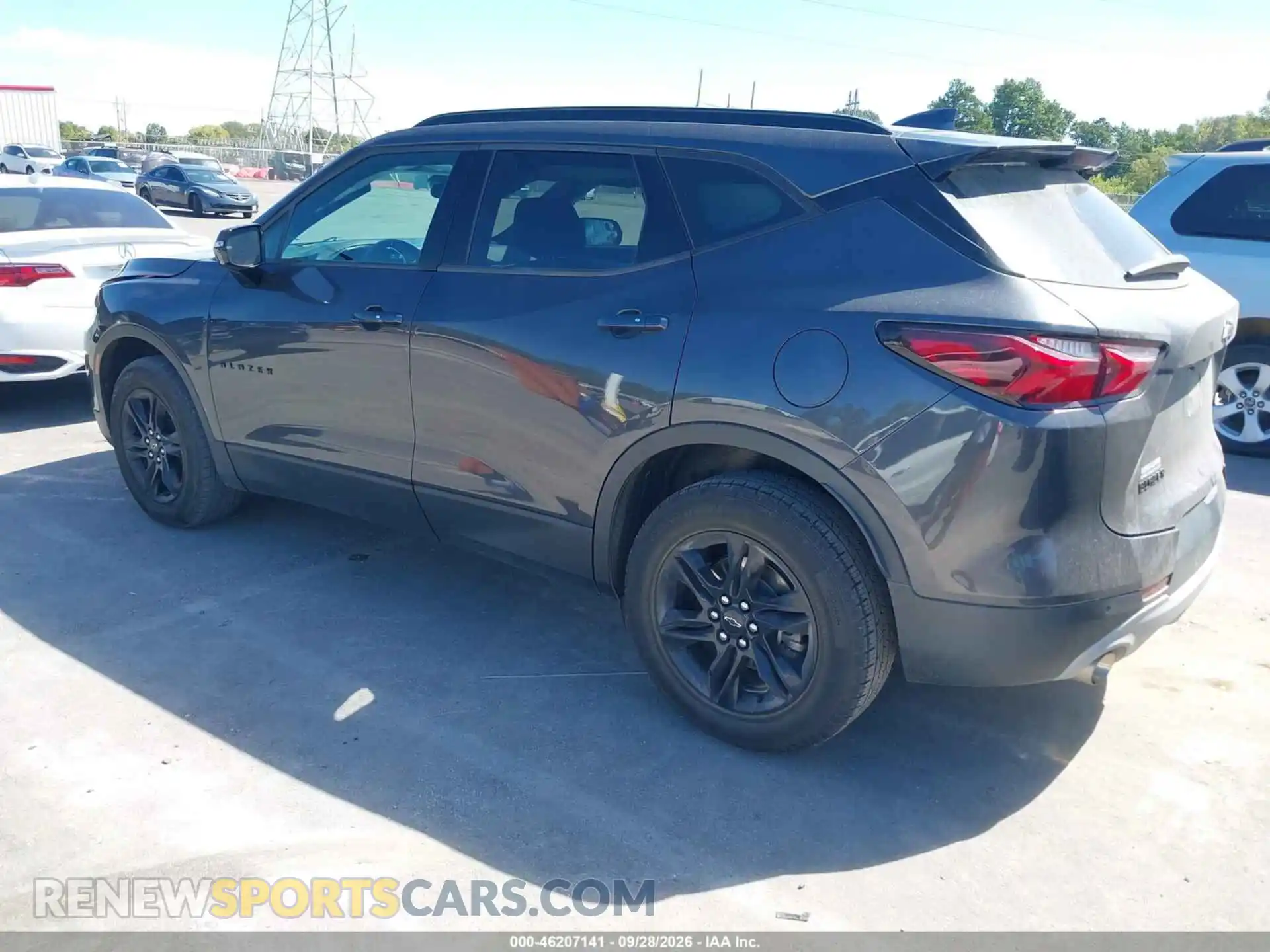 3 Photograph of a damaged car 3GNKBCRS3MS529604 CHEVROLET BLAZER 2021
