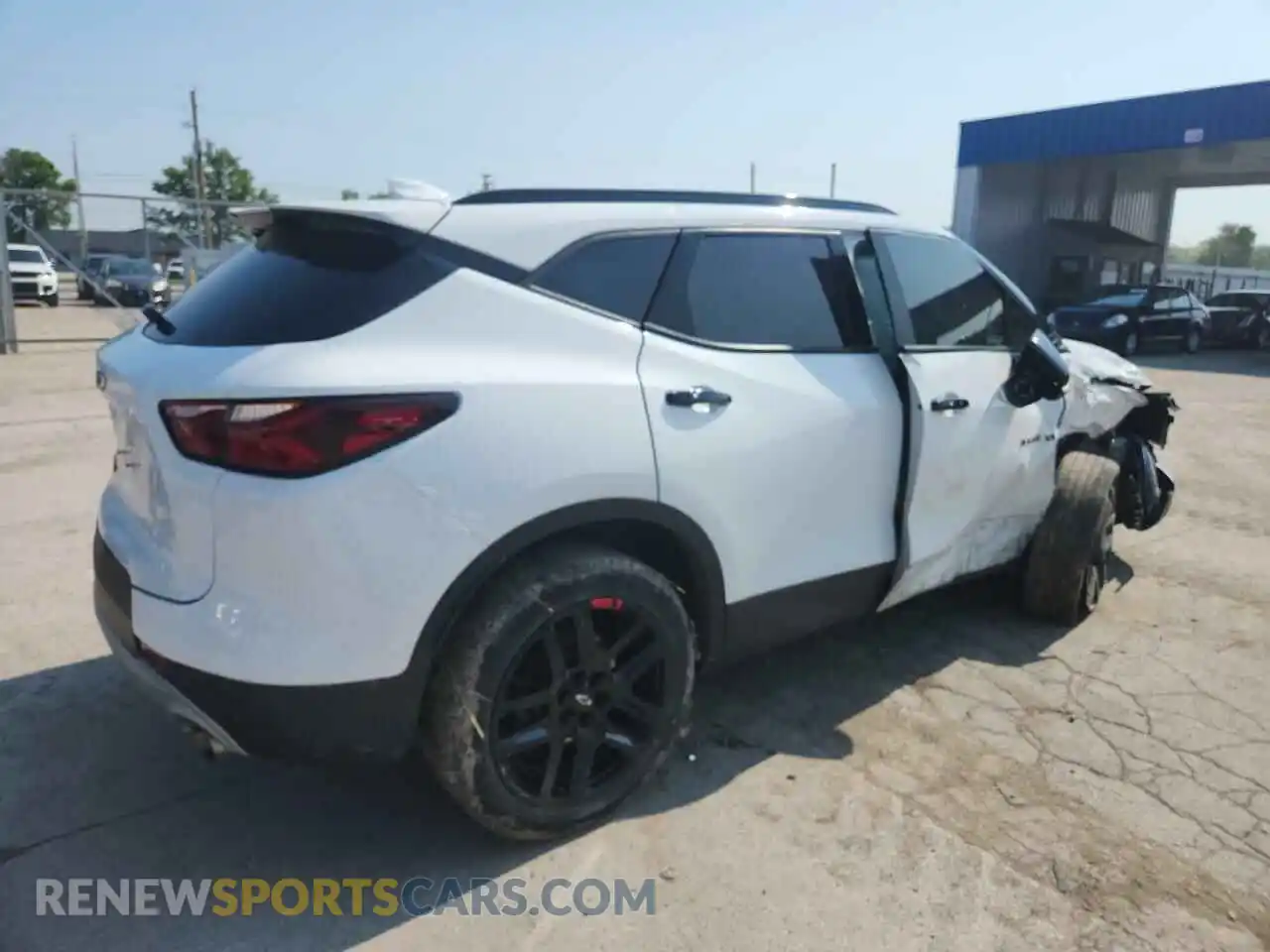 3 Фотография поврежденного автомобиля 3GNKBCRS3MS576969 CHEVROLET BLAZER 2021