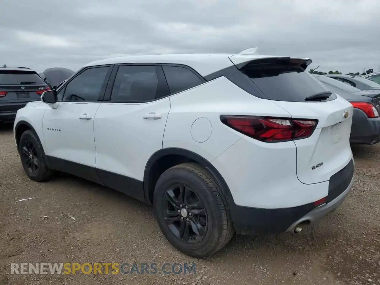 2 Photograph of a damaged car 3GNKBCRS3MS584831 CHEVROLET BLAZER 2021