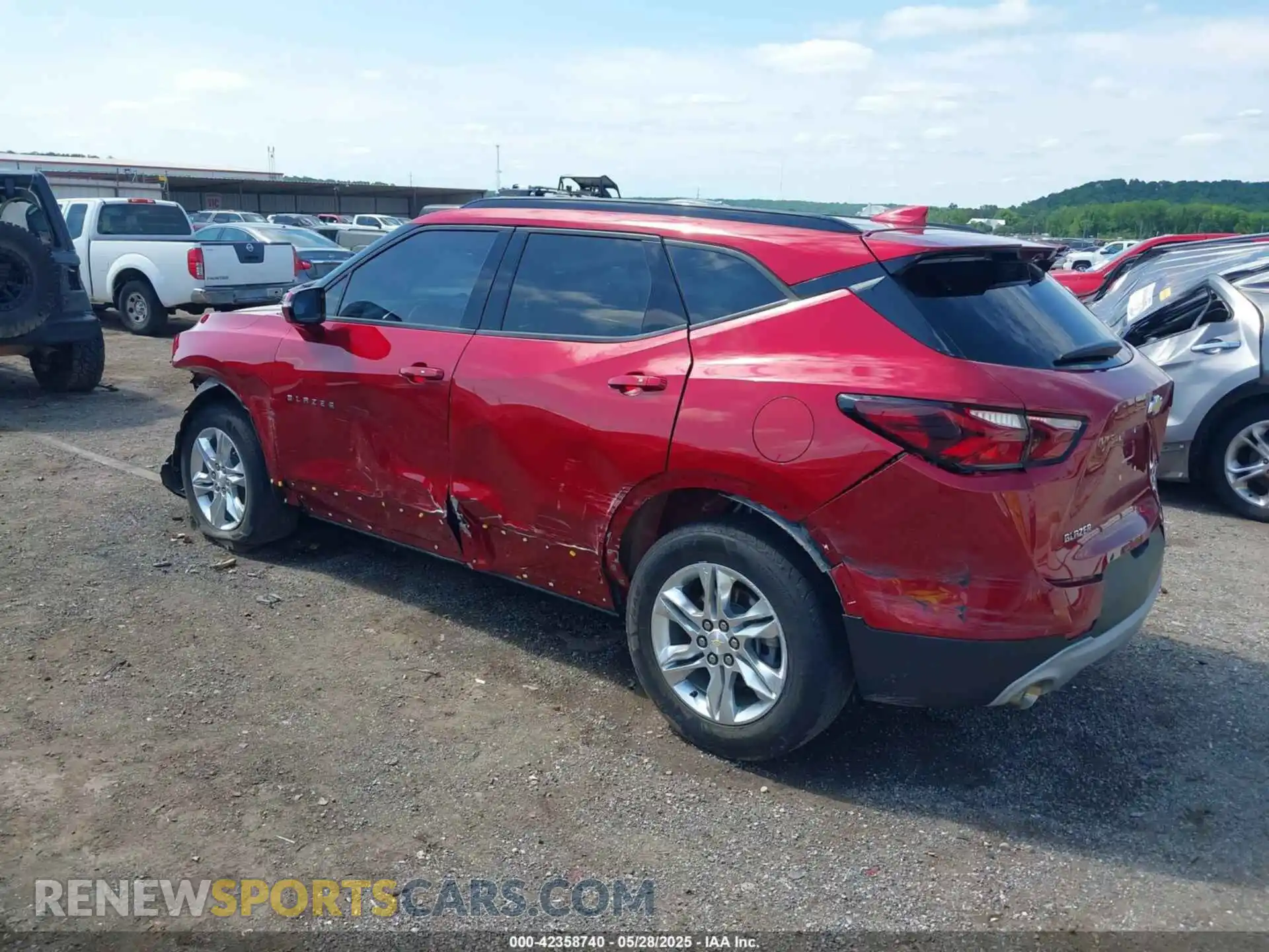 3 Photograph of a damaged car 3GNKBCRS4MS538537 CHEVROLET BLAZER 2021