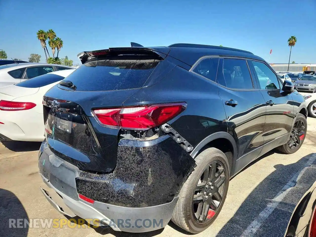 3 Фотография поврежденного автомобиля 3GNKBCRS4MS567567 CHEVROLET BLAZER 2021