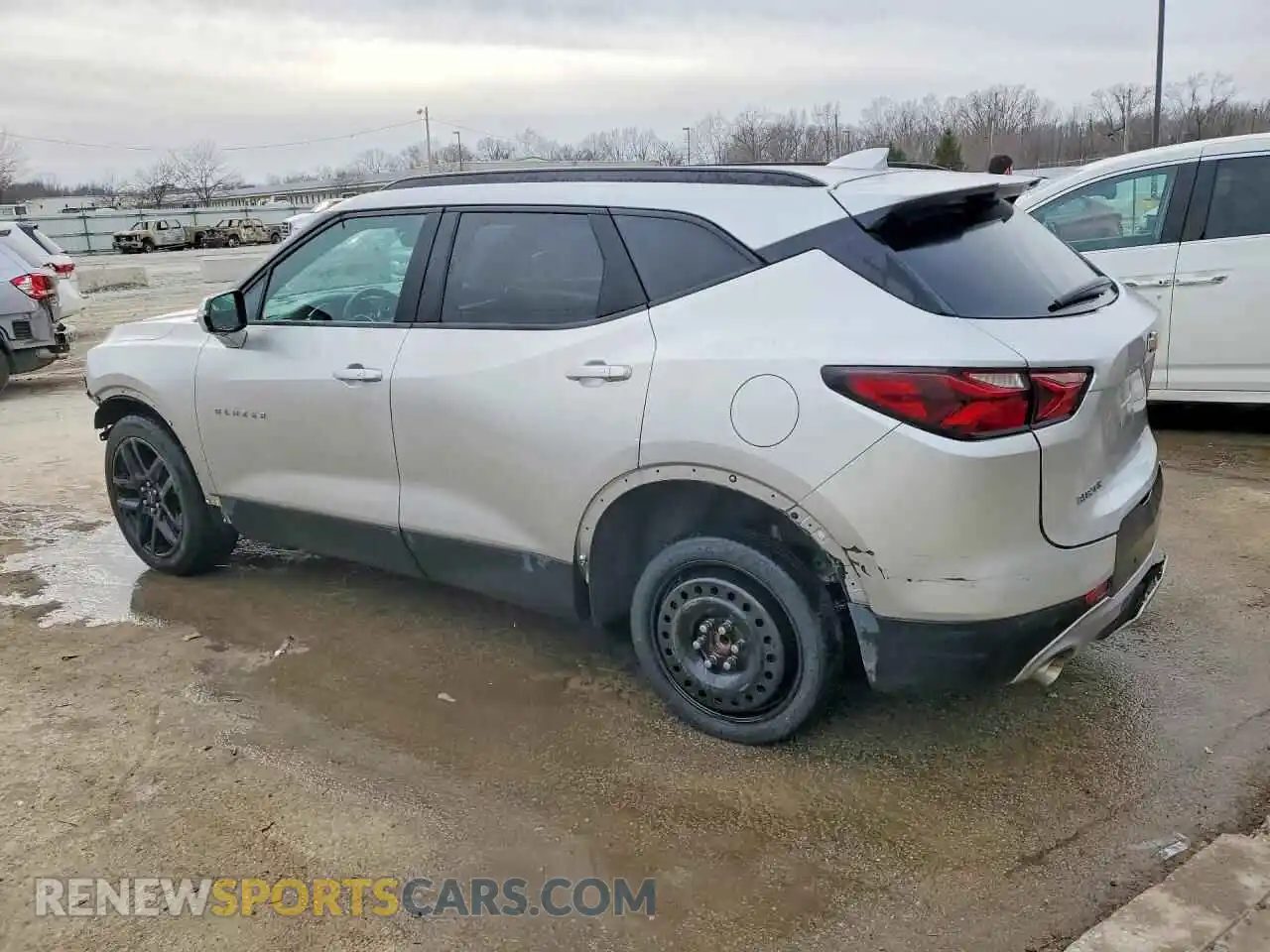 2 Photograph of a damaged car 3GNKBCRS5MS552334 CHEVROLET BLAZER 2021