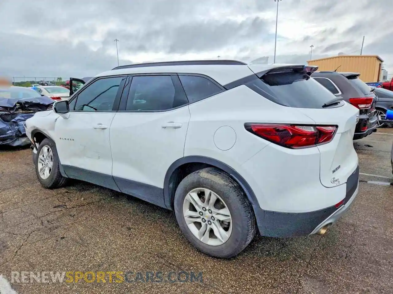 2 Photograph of a damaged car 3GNKBCRS5MS564287 CHEVROLET BLAZER 2021