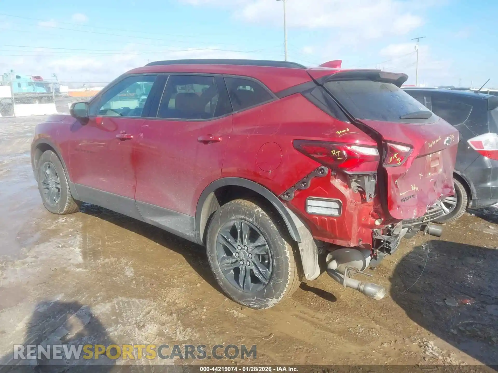 3 Photograph of a damaged car 3GNKBCRS6MS510447 CHEVROLET BLAZER 2021