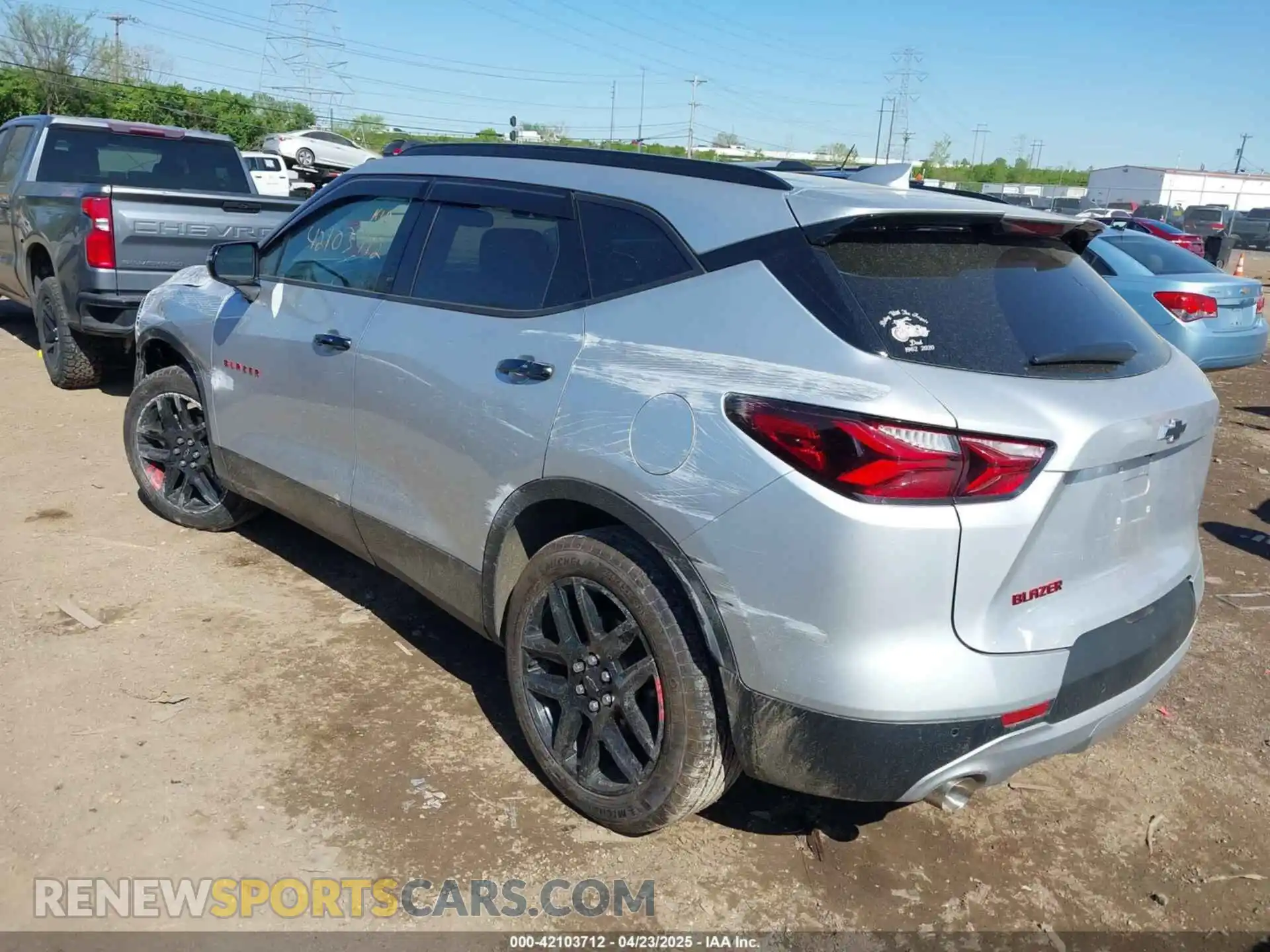 3 Photograph of a damaged car 3GNKBCRS6MS515096 CHEVROLET BLAZER 2021