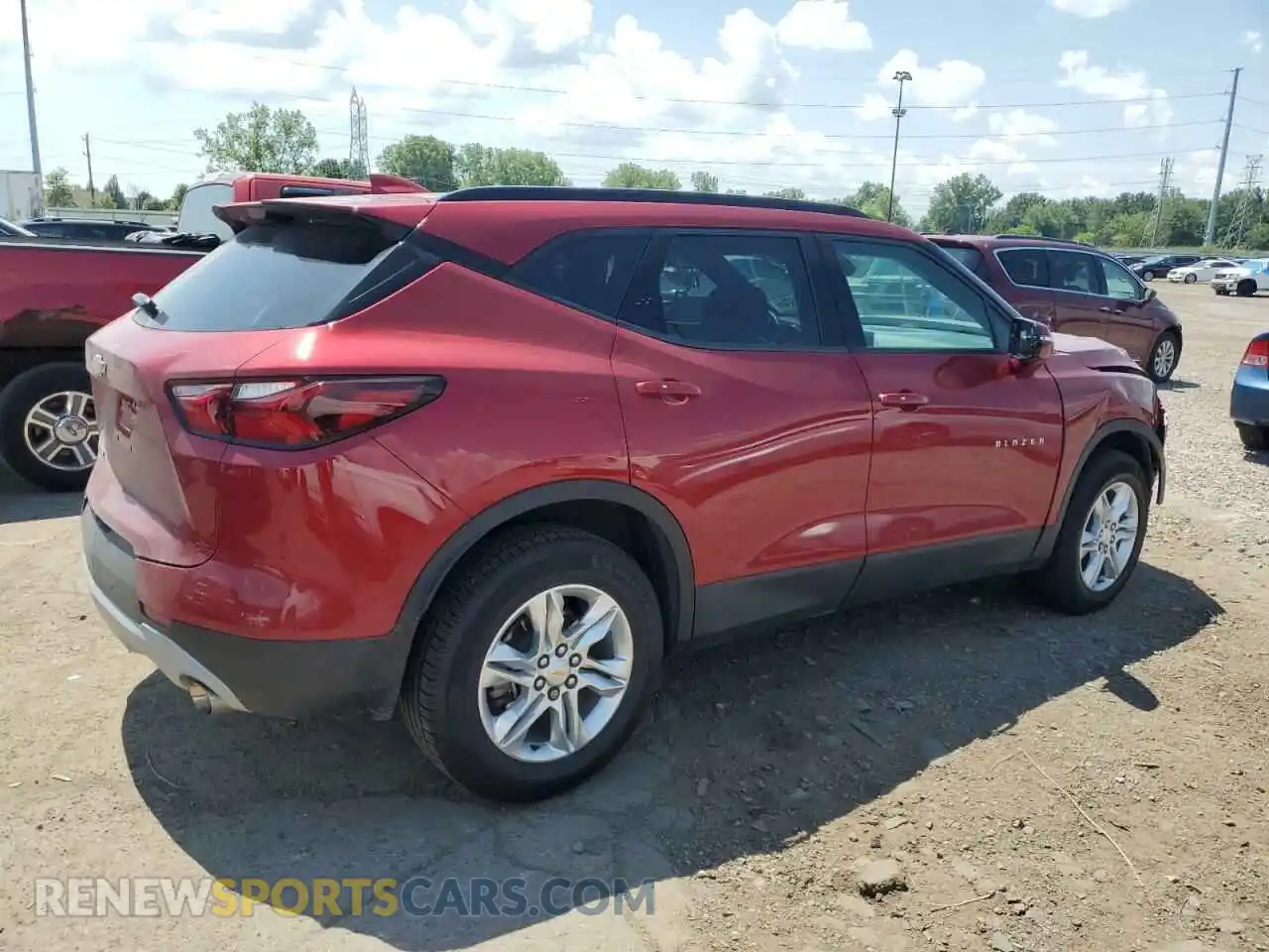 3 Photograph of a damaged car 3GNKBCRS6MS524834 CHEVROLET BLAZER 2021