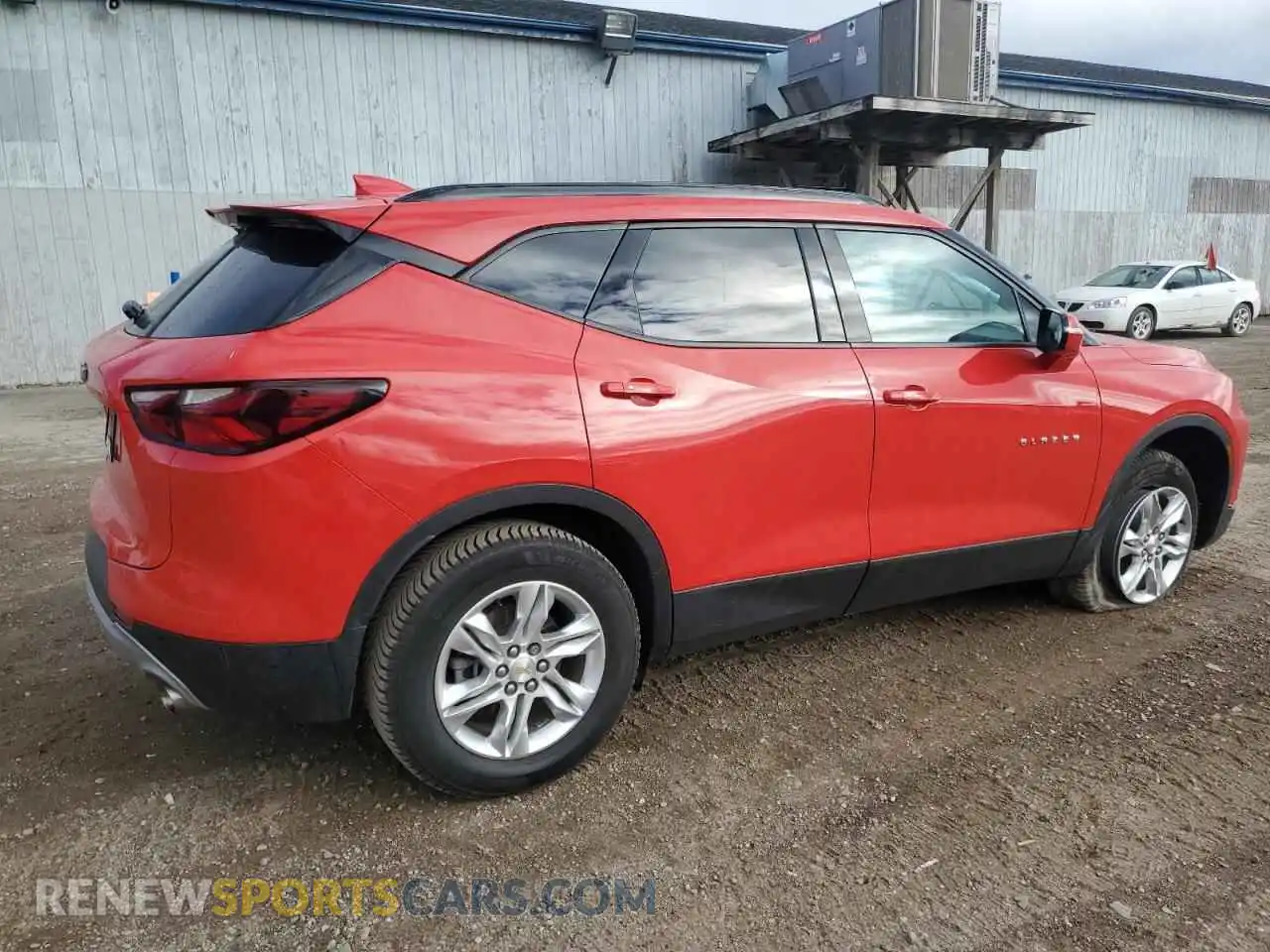 3 Photograph of a damaged car 3GNKBCRS6MS556408 CHEVROLET BLAZER 2021