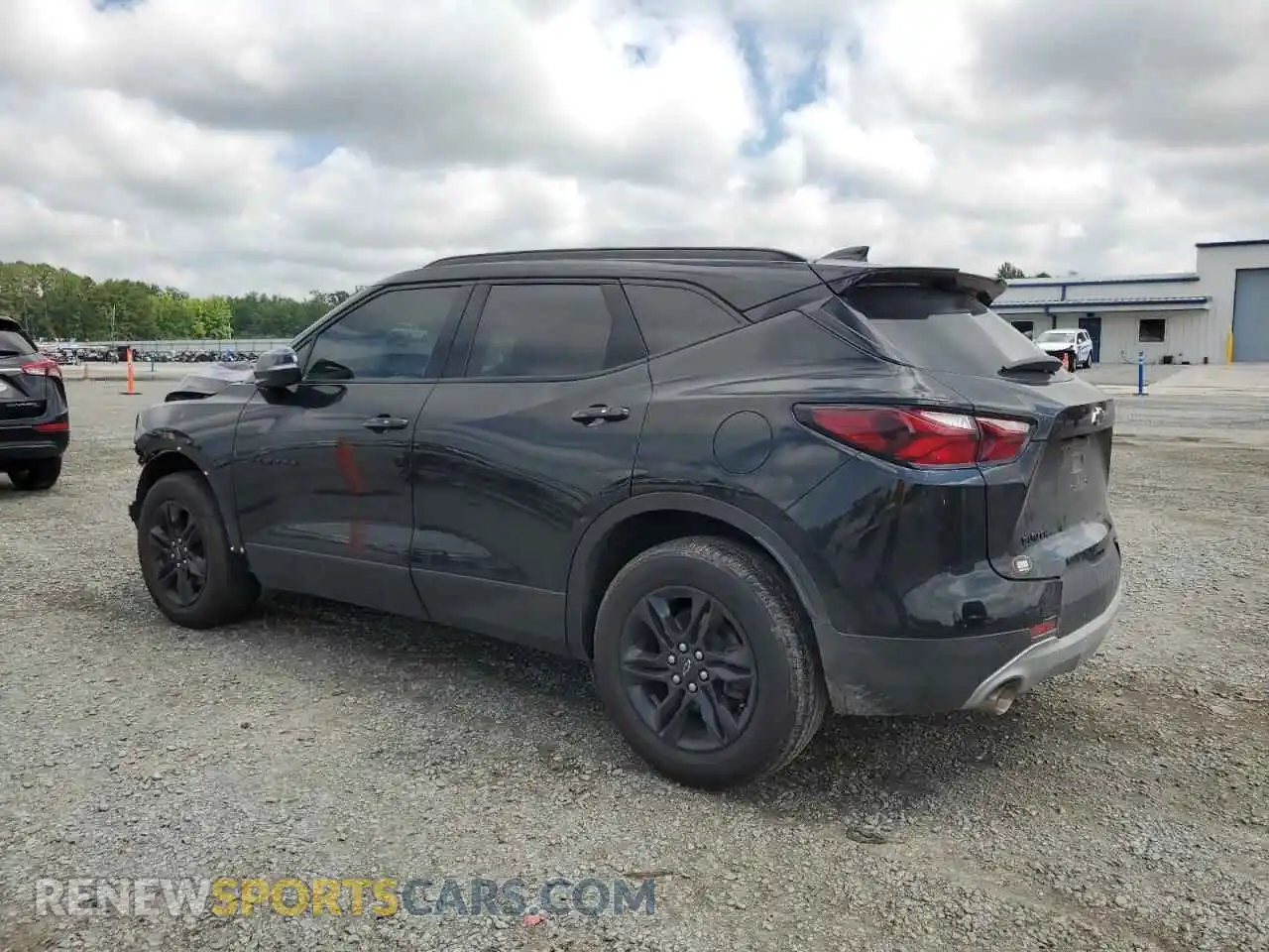 2 Фотография поврежденного автомобиля 3GNKBCRS6MS561091 CHEVROLET BLAZER 2021