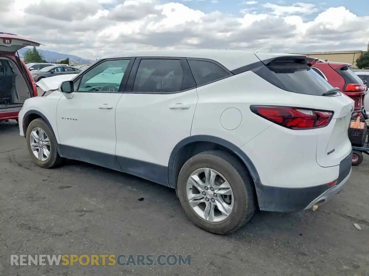 2 Photograph of a damaged car 3GNKBCRS6MS568414 CHEVROLET BLAZER 2021