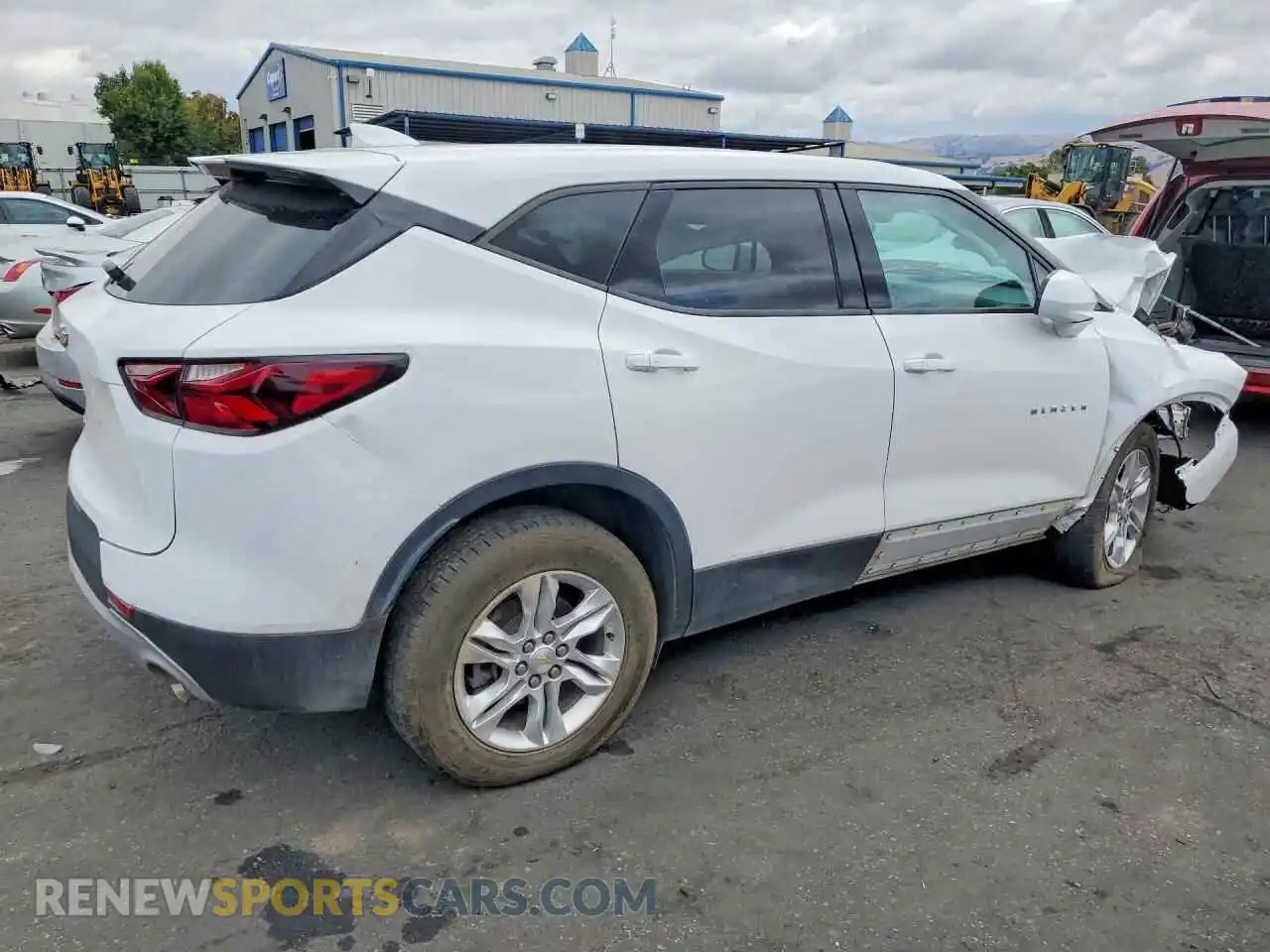 3 Photograph of a damaged car 3GNKBCRS6MS568414 CHEVROLET BLAZER 2021