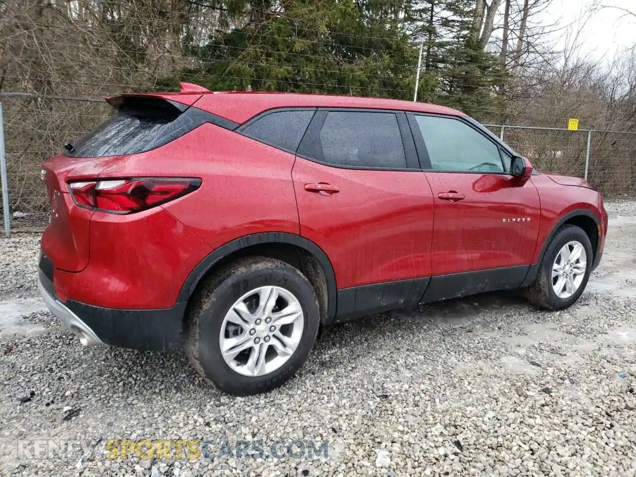 3 Photograph of a damaged car 3GNKBCRS6MS577548 CHEVROLET BLAZER 2021