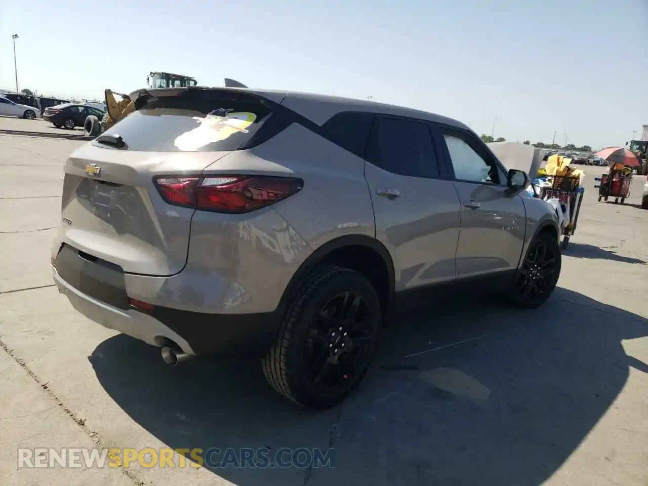 3 Фотография поврежденного автомобиля 3GNKBCRS8MS581388 CHEVROLET BLAZER 2021