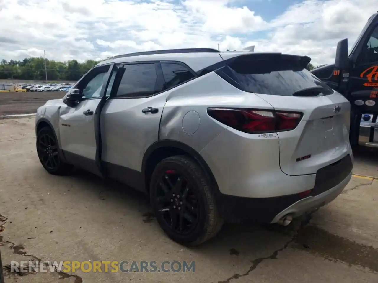 2 Photograph of a damaged car 3GNKBCRS9MS586826 CHEVROLET BLAZER 2021