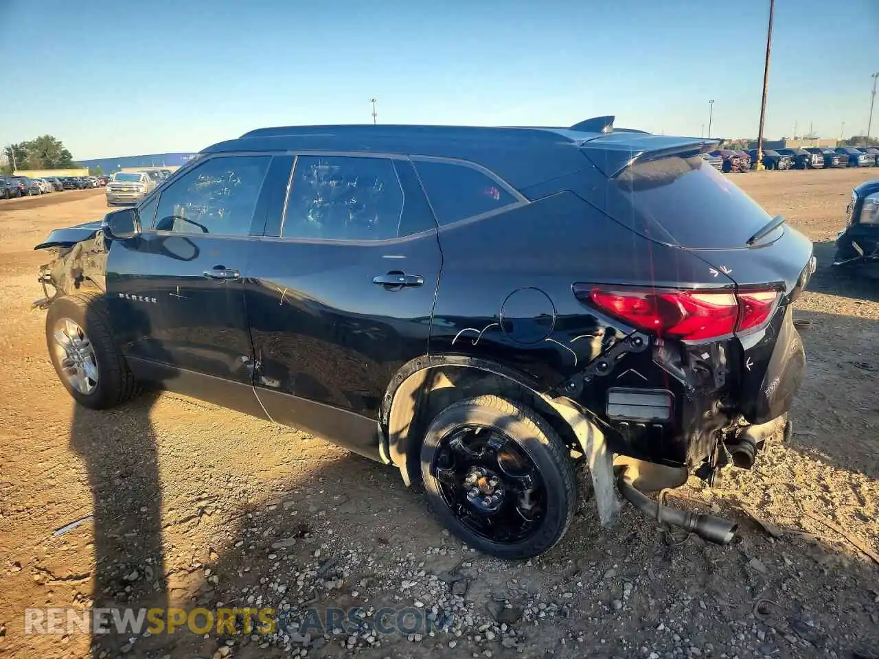 2 Photograph of a damaged car 3GNKBCRSXMS514176 CHEVROLET BLAZER 2021