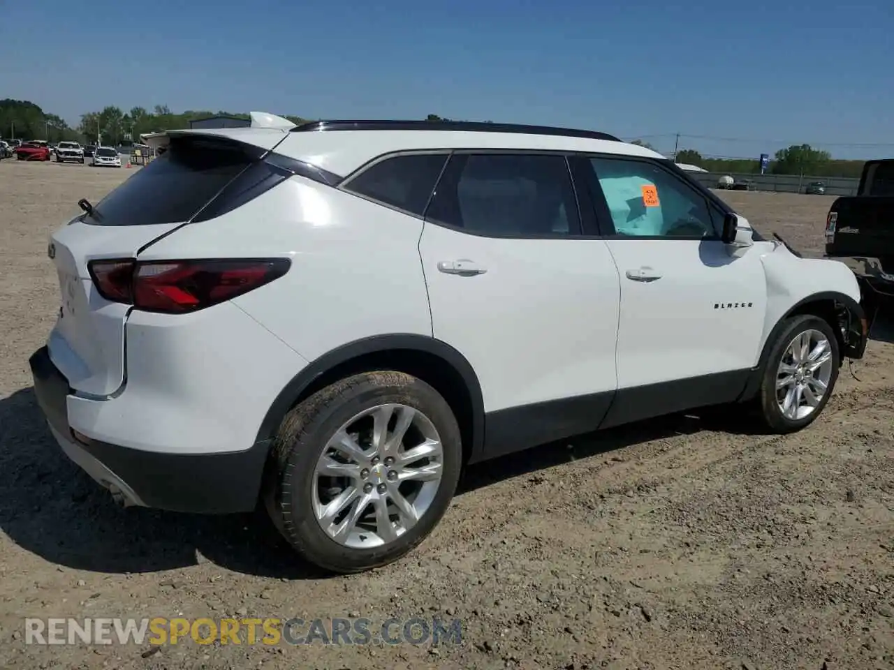 3 Photograph of a damaged car 3GNKBDRS4MS500747 CHEVROLET BLAZER 2021