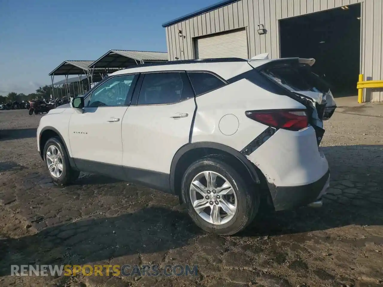 2 Photograph of a damaged car 3GNKBDRS8MS501867 CHEVROLET BLAZER 2021