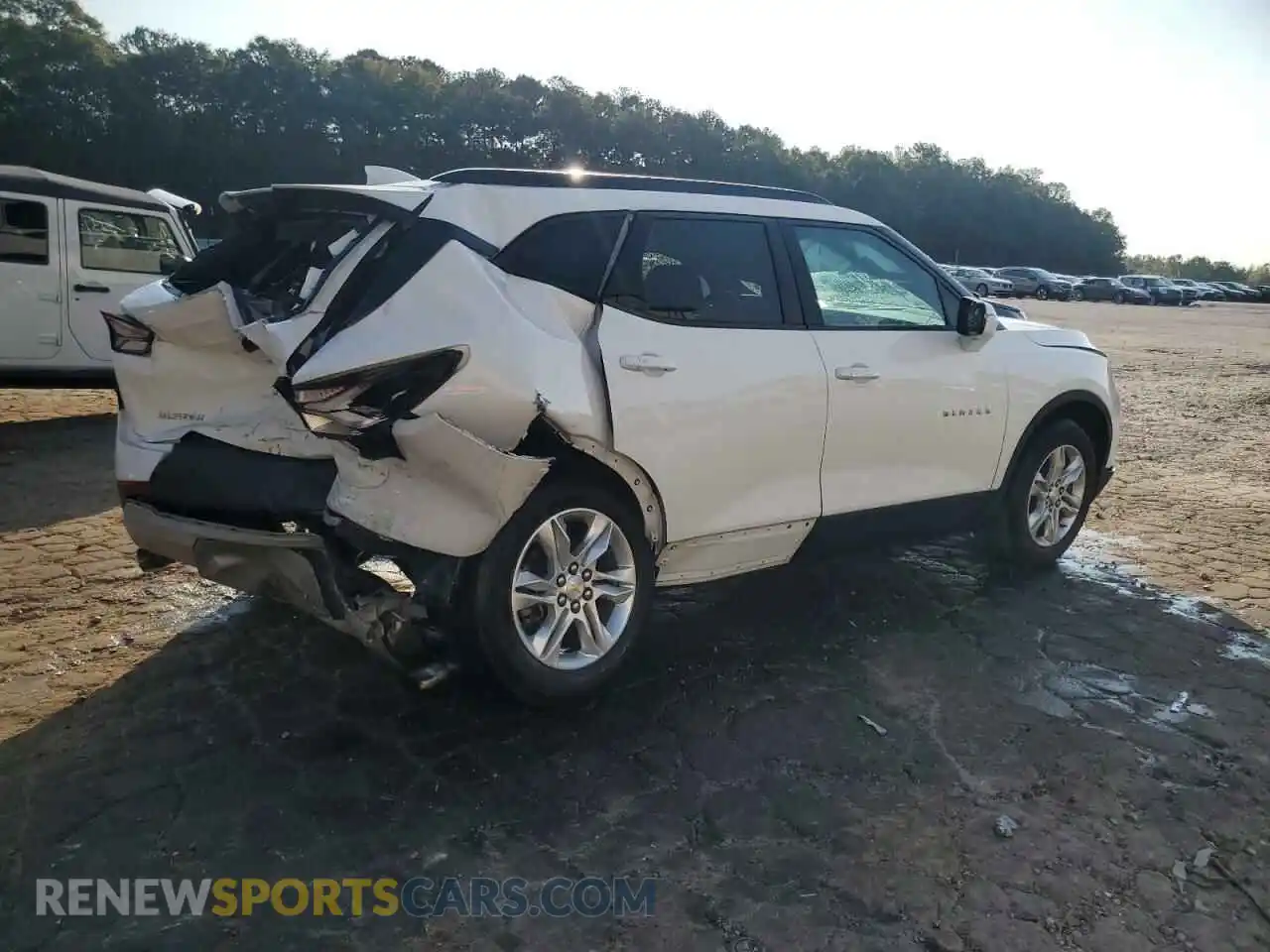3 Photograph of a damaged car 3GNKBDRS8MS501867 CHEVROLET BLAZER 2021
