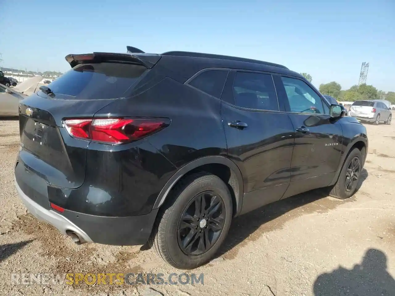 3 Photograph of a damaged car 3GNKBDRS9MS554903 CHEVROLET BLAZER 2021