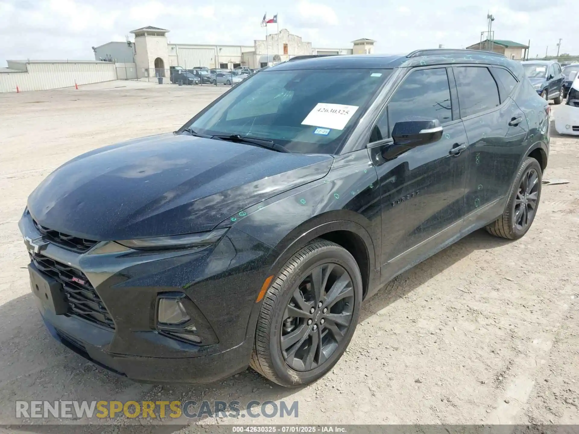 2 Photograph of a damaged car 3GNKBERS1MS502347 CHEVROLET BLAZER 2021