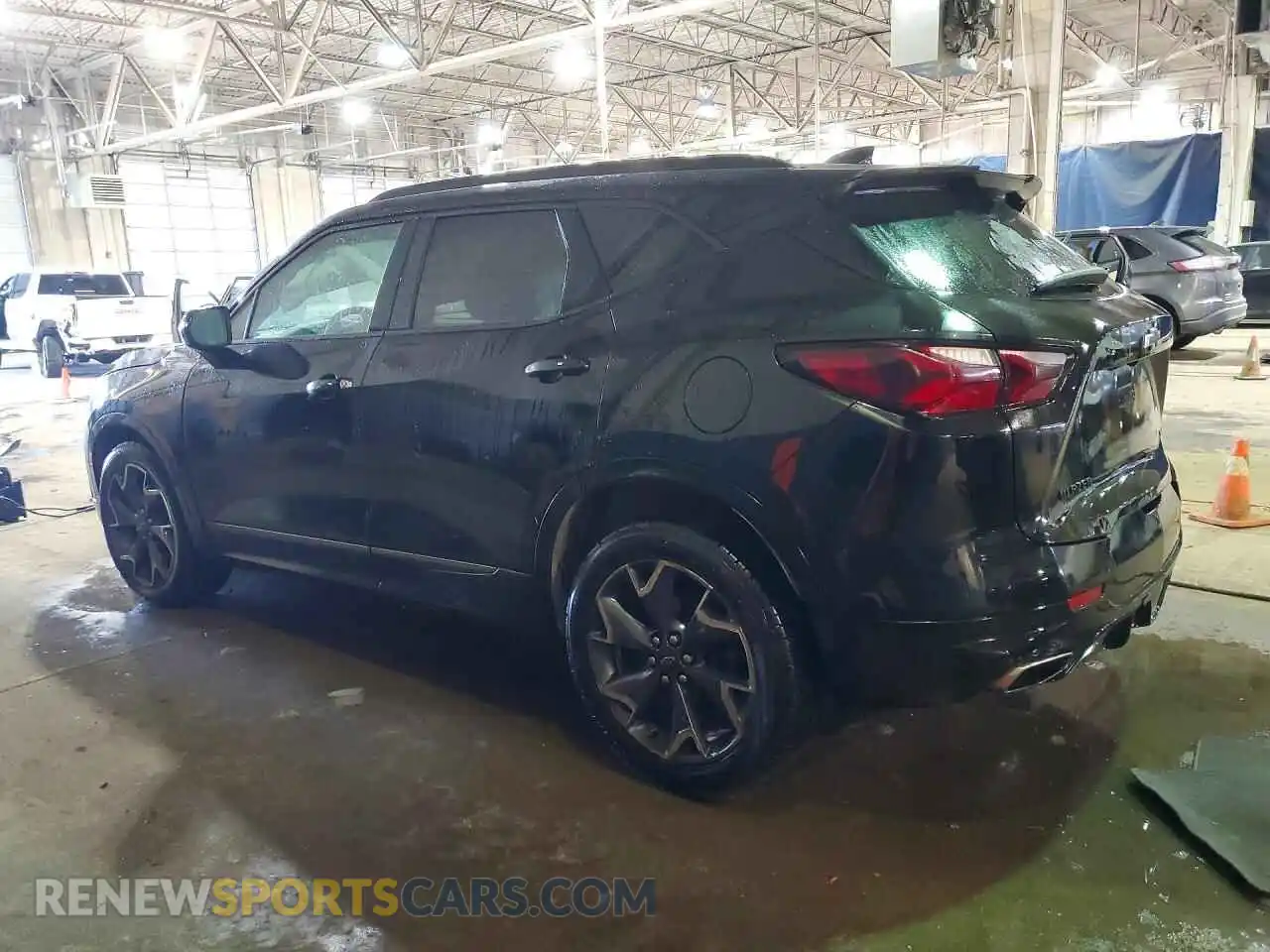 2 Photograph of a damaged car 3GNKBERS2MS568633 CHEVROLET BLAZER 2021