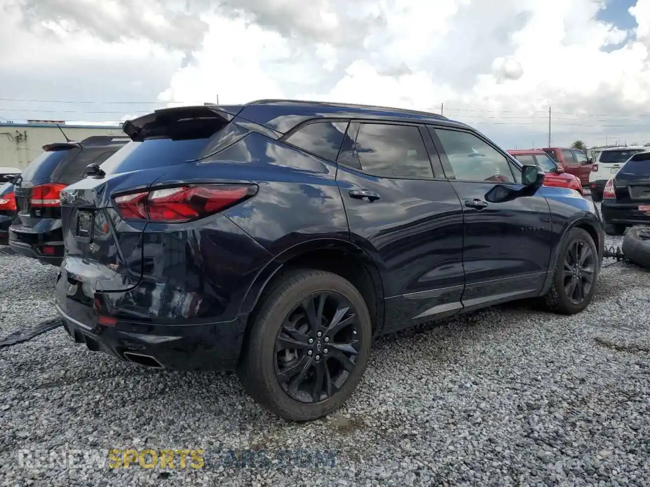 3 Фотография поврежденного автомобиля 3GNKBERS5MS529079 CHEVROLET BLAZER 2021