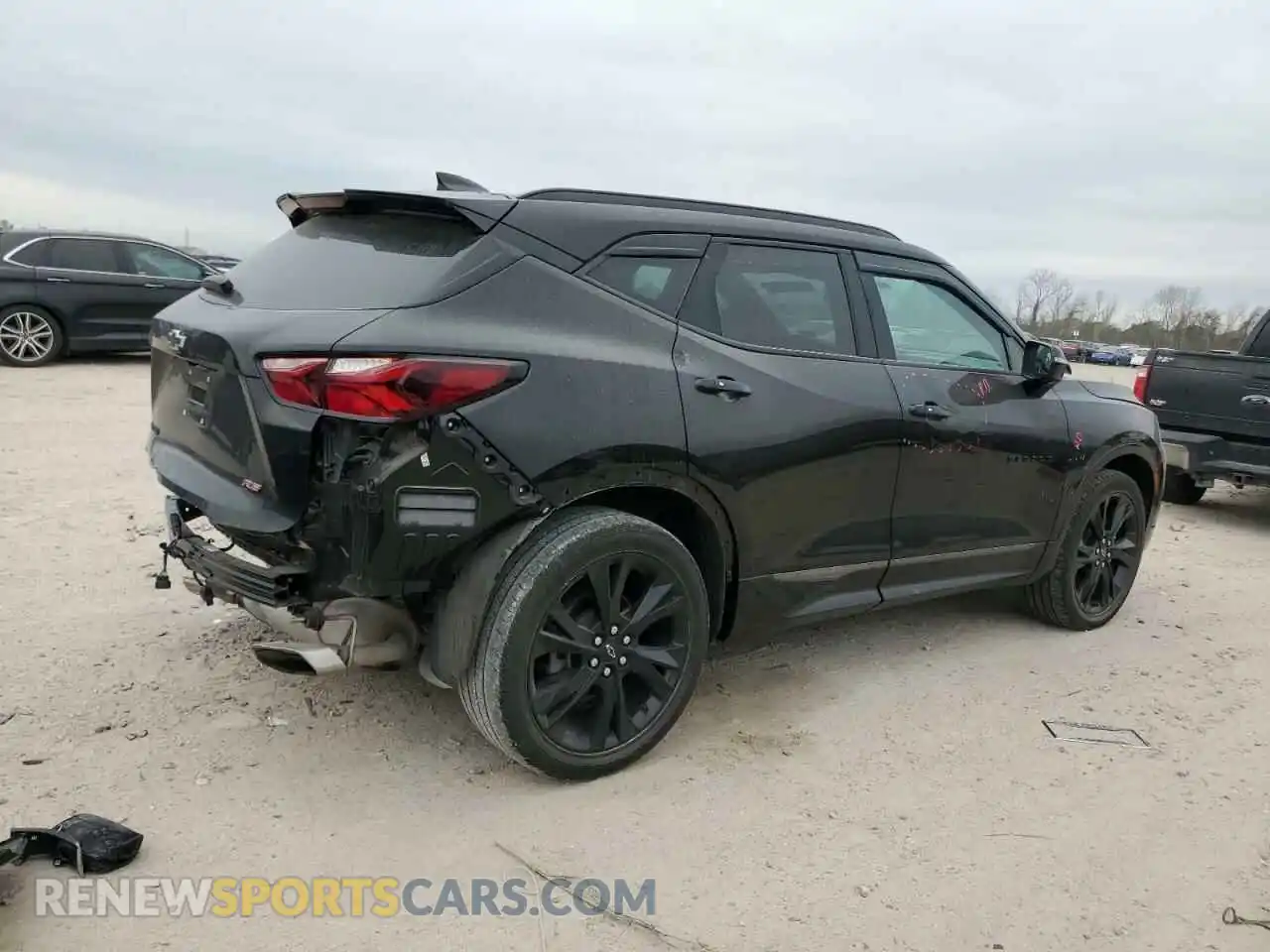 3 Photograph of a damaged car 3GNKBERS5MS569162 CHEVROLET BLAZER 2021