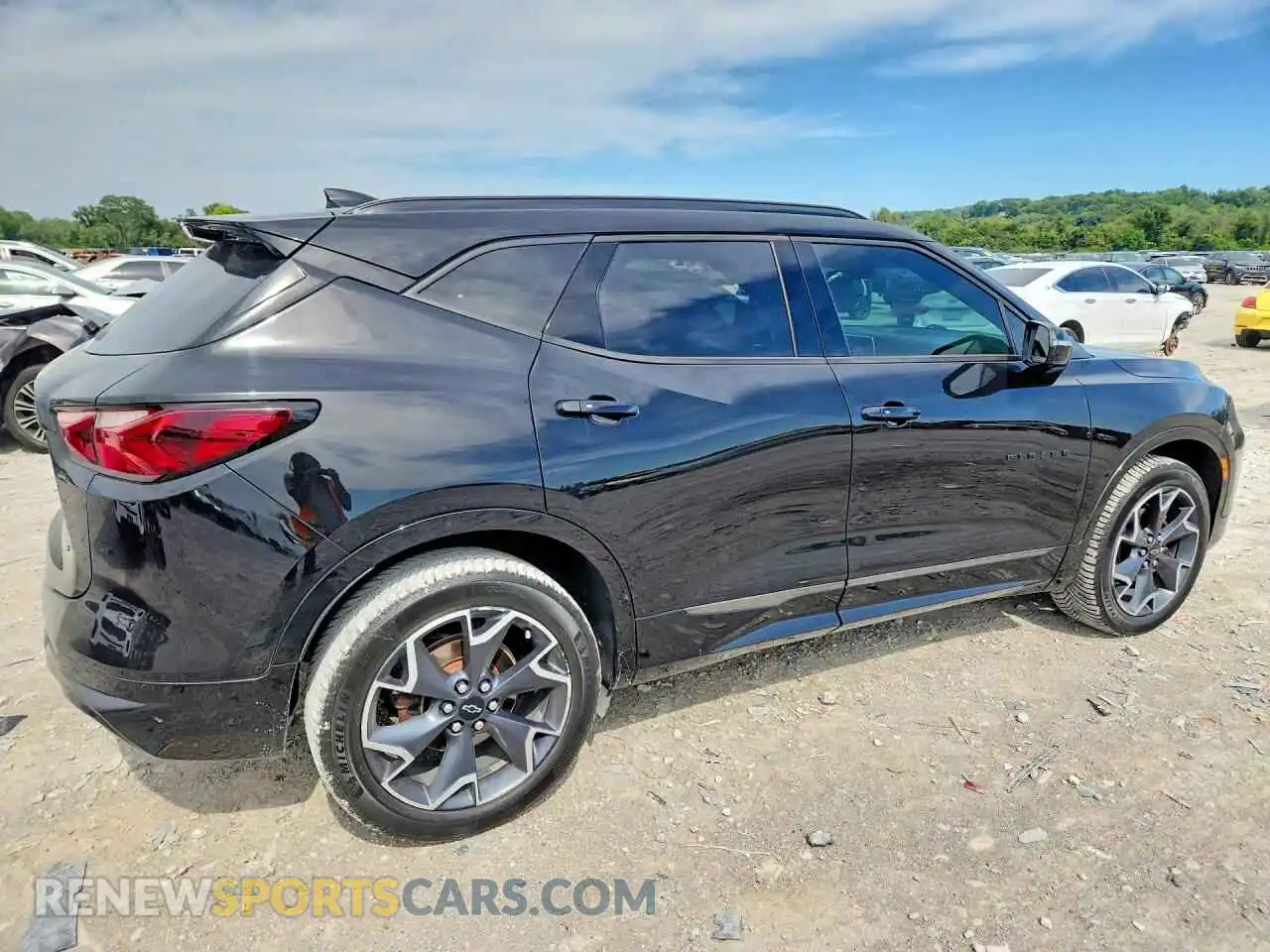3 Photograph of a damaged car 3GNKBERS6MS504983 CHEVROLET BLAZER 2021
