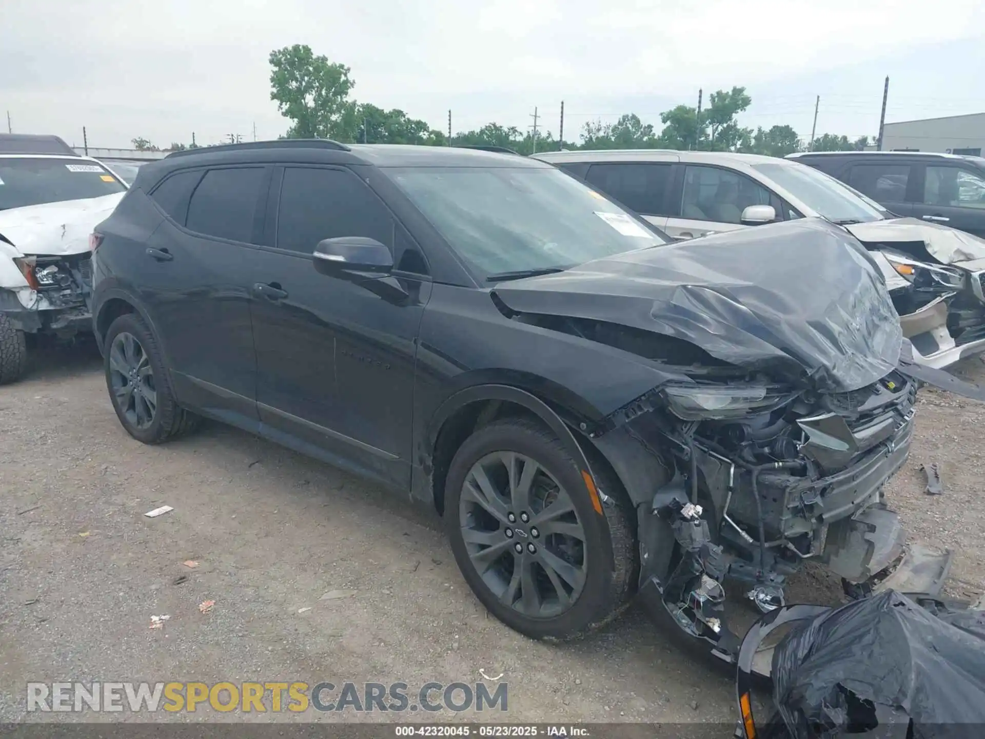 1 Photograph of a damaged car 3GNKBERS6MS583636 CHEVROLET BLAZER 2021