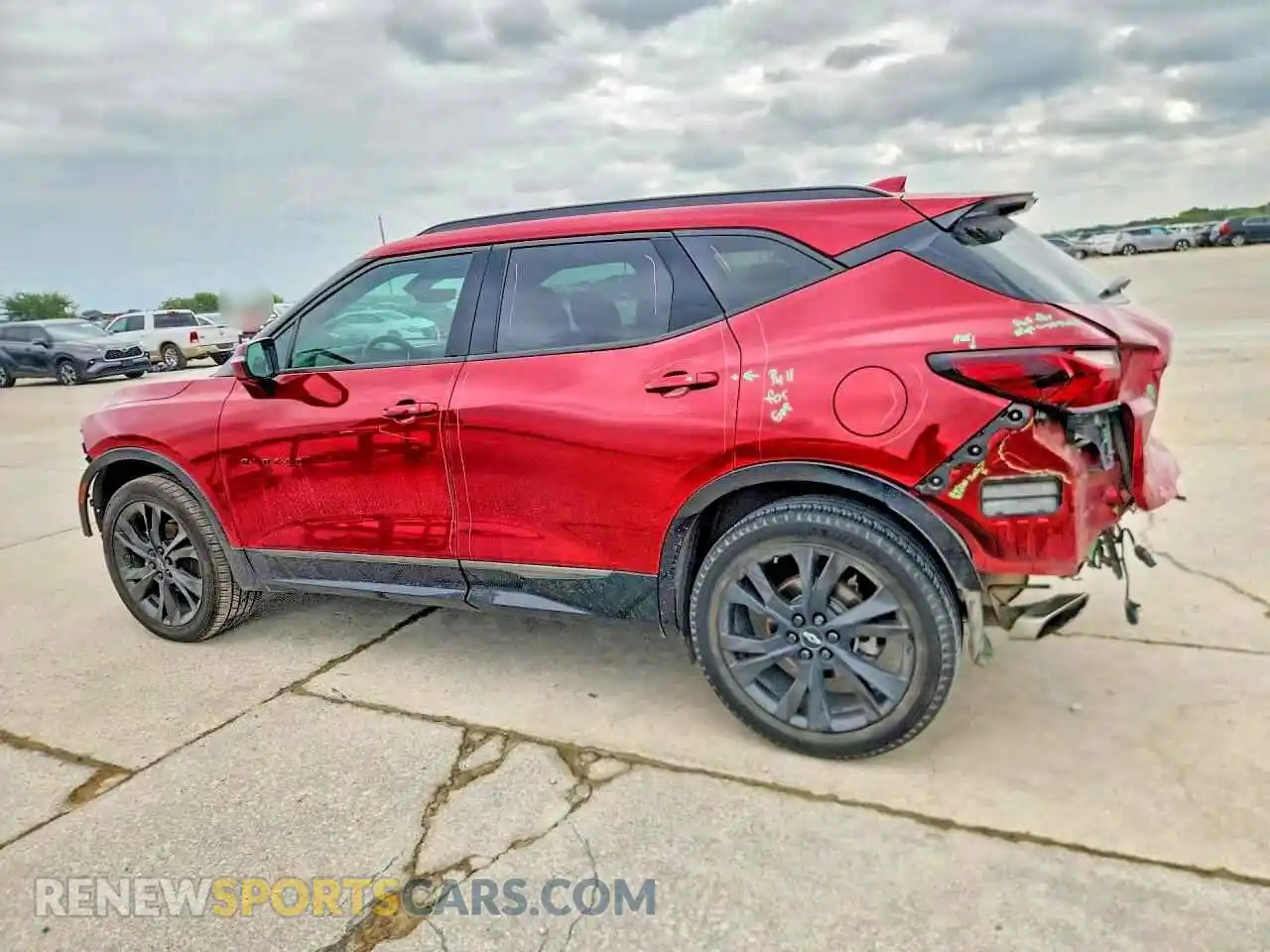 2 Photograph of a damaged car 3GNKBERS7MS522019 CHEVROLET BLAZER 2021