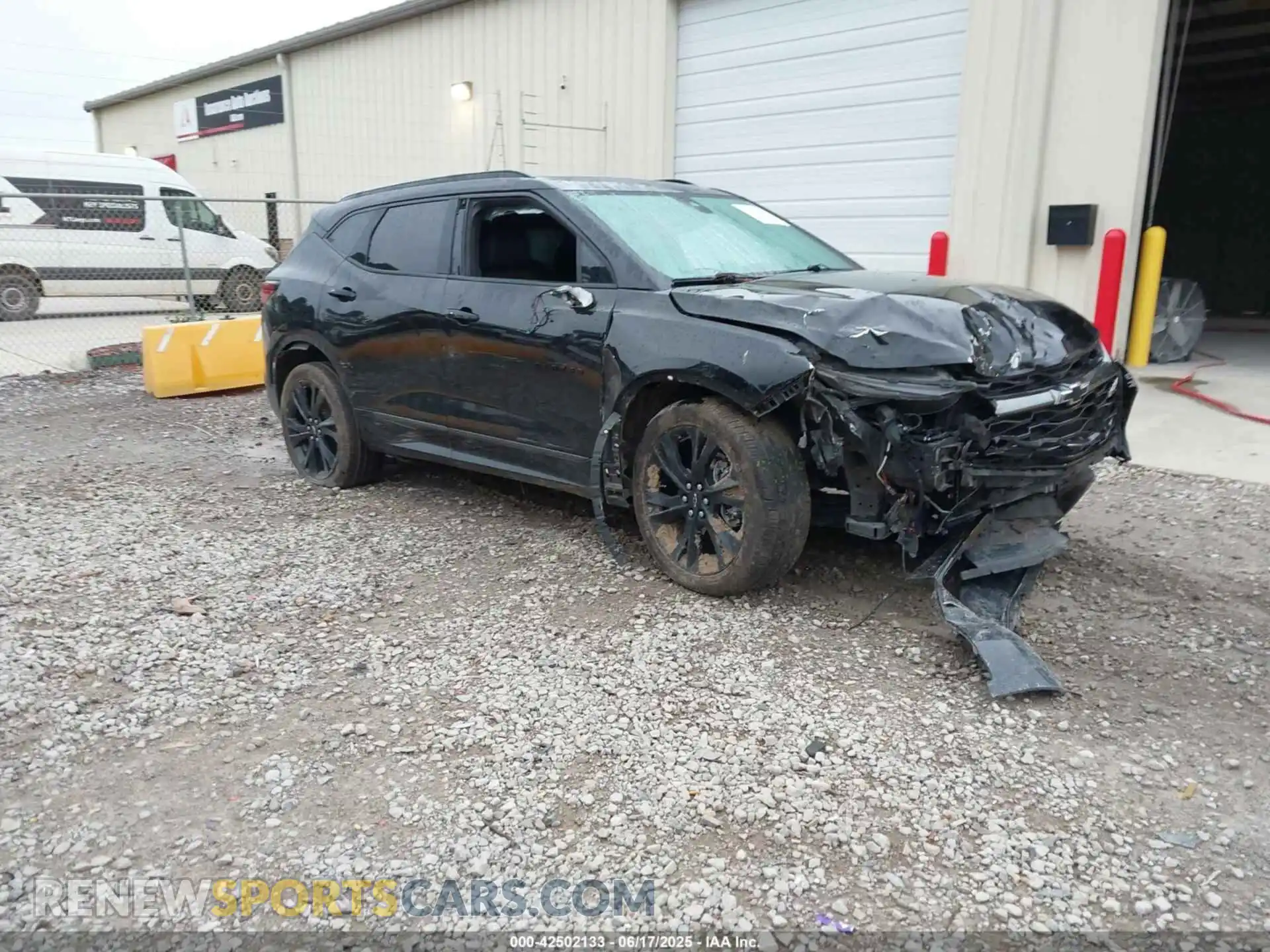 1 Photograph of a damaged car 3GNKBERS9MS553482 CHEVROLET BLAZER 2021