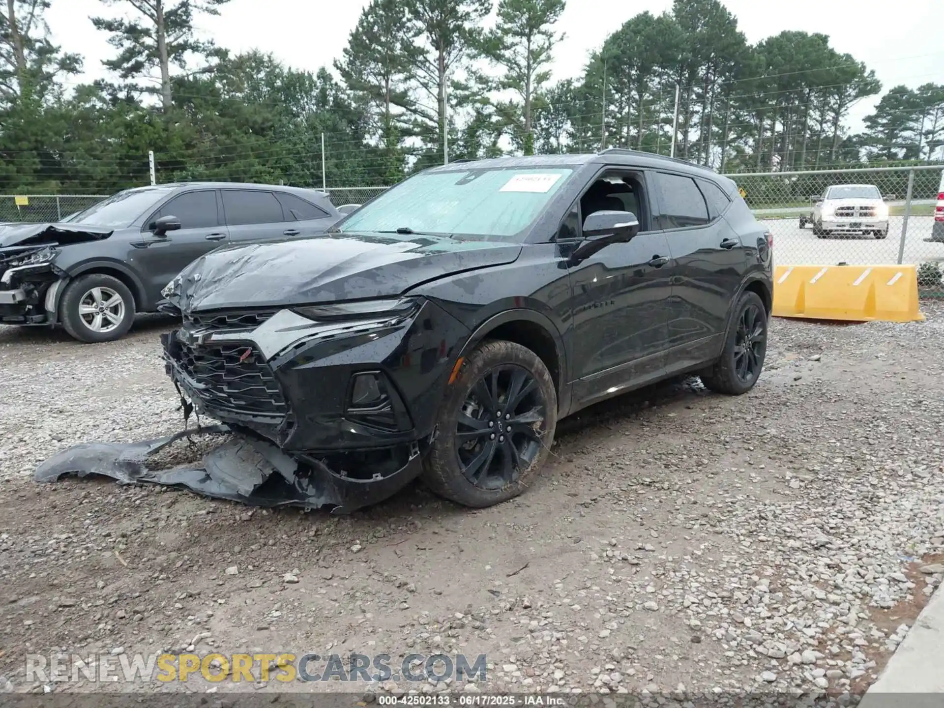 2 Photograph of a damaged car 3GNKBERS9MS553482 CHEVROLET BLAZER 2021