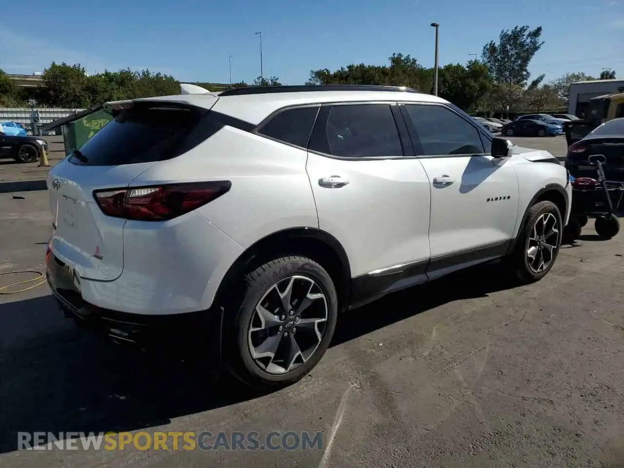 3 Photograph of a damaged car 3GNKBERSXMS549747 CHEVROLET BLAZER 2021