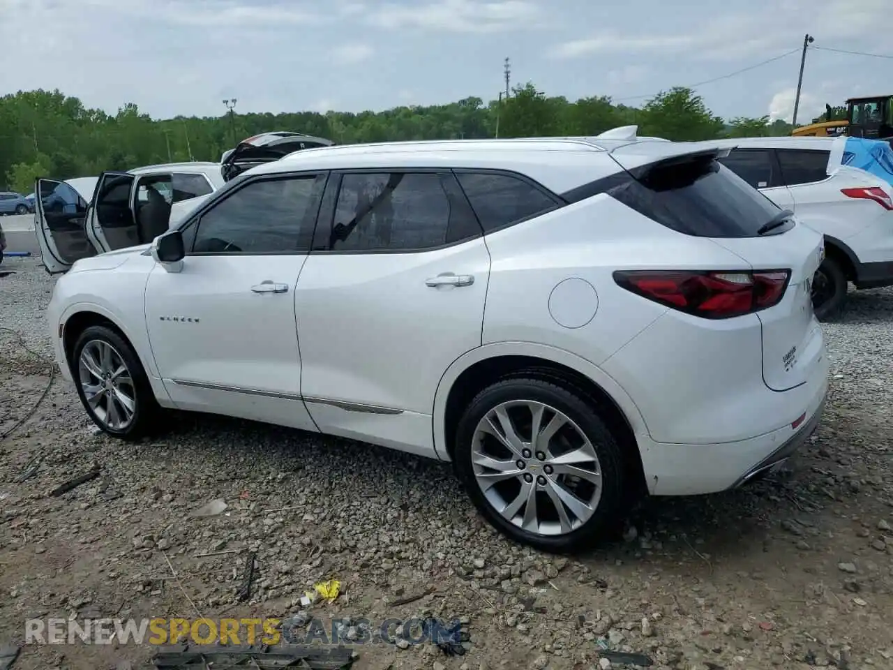 2 Photograph of a damaged car 3GNKBFRS5MS510828 CHEVROLET BLAZER 2021