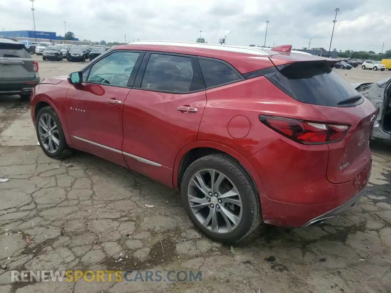 2 Photograph of a damaged car 3GNKBFRSXMS547180 CHEVROLET BLAZER 2021