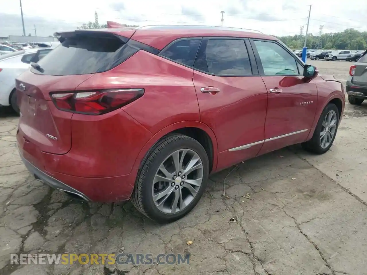 3 Photograph of a damaged car 3GNKBFRSXMS547180 CHEVROLET BLAZER 2021