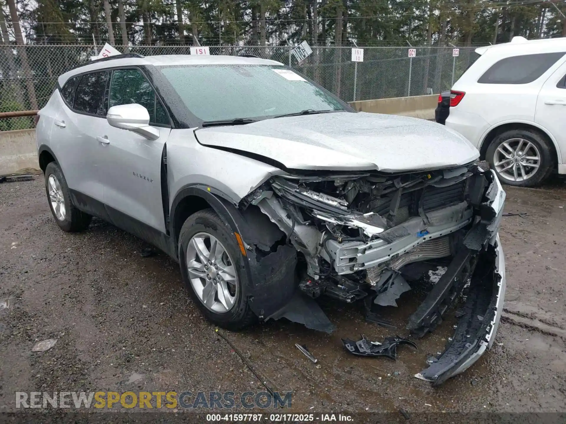 1 Photograph of a damaged car 3GNKBHR40MS557195 CHEVROLET BLAZER 2021