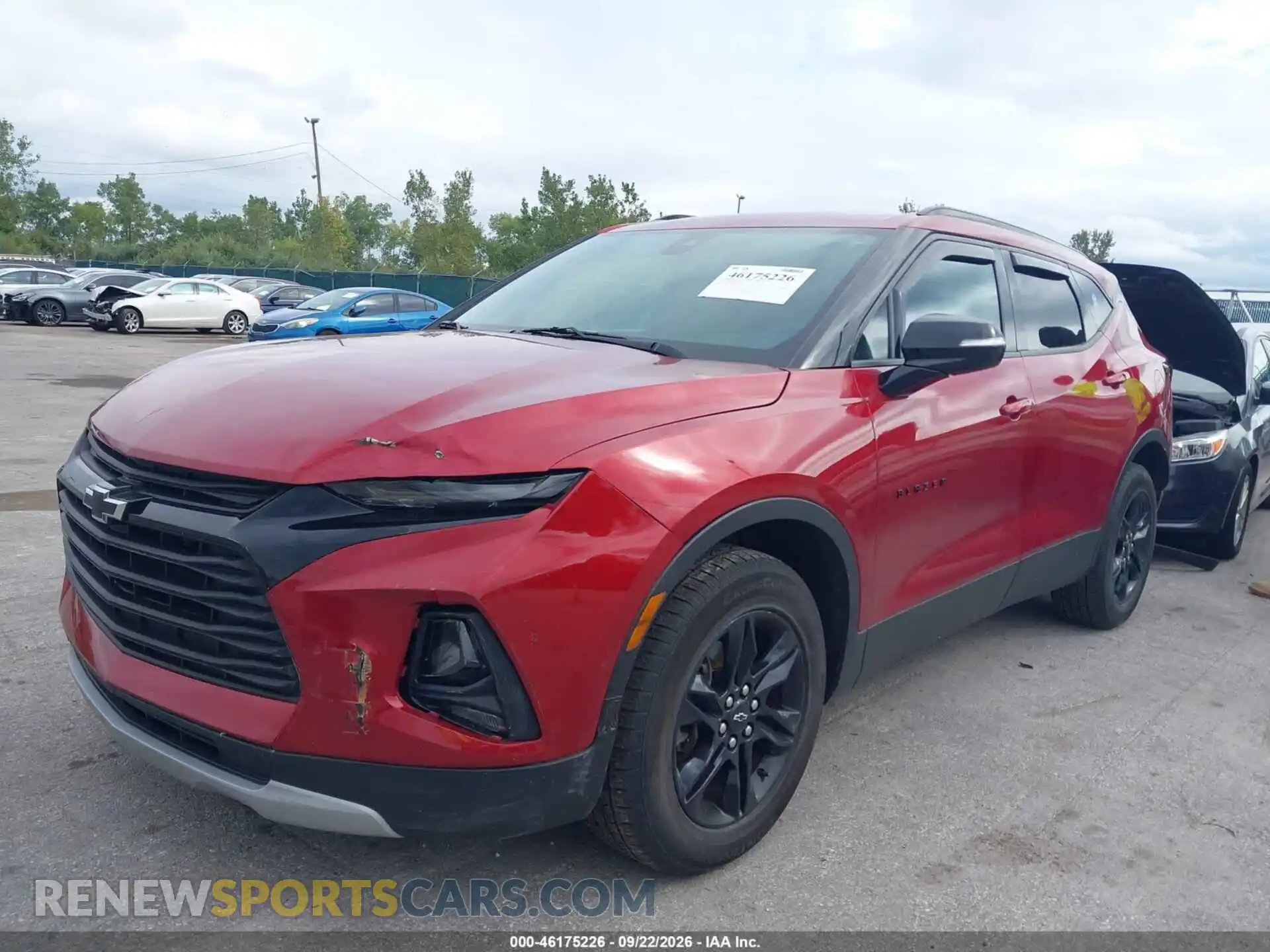 2 Фотография поврежденного автомобиля 3GNKBHR42MS537661 CHEVROLET BLAZER 2021