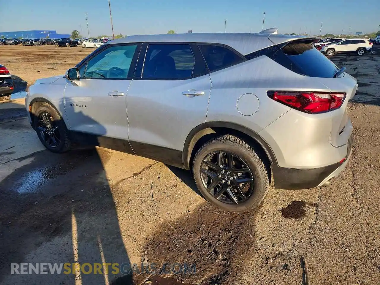 2 Photograph of a damaged car 3GNKBHR44MS582648 CHEVROLET BLAZER 2021