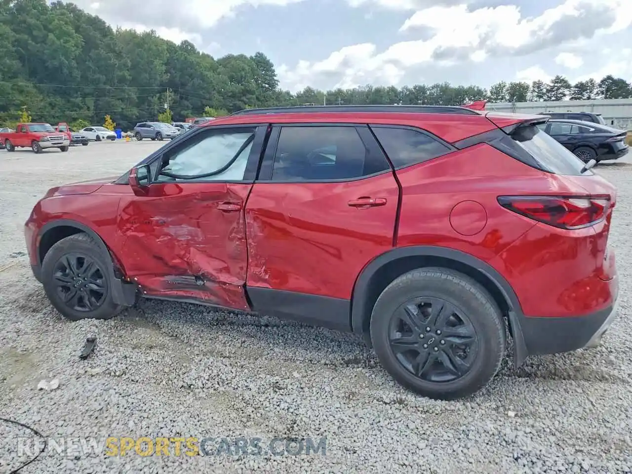 2 Photograph of a damaged car 3GNKBHR47MS539034 CHEVROLET BLAZER 2021