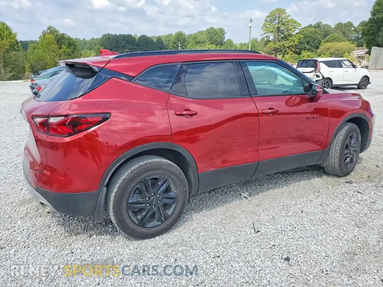 3 Photograph of a damaged car 3GNKBHR47MS539034 CHEVROLET BLAZER 2021