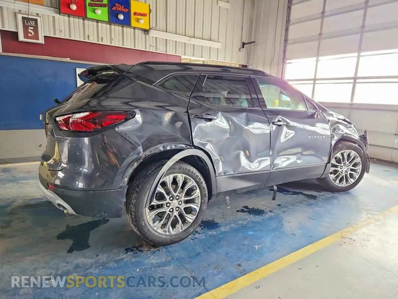 3 Фотография поврежденного автомобиля 3GNKBHR47MS579002 CHEVROLET BLAZER 2021