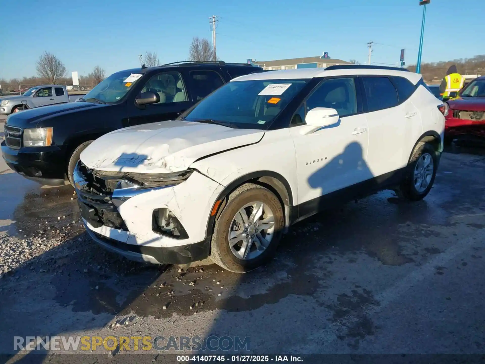 2 fotografías del automóvil dañado 3GNKBHR49MS519268 CHEVROLET BLAZER 2021