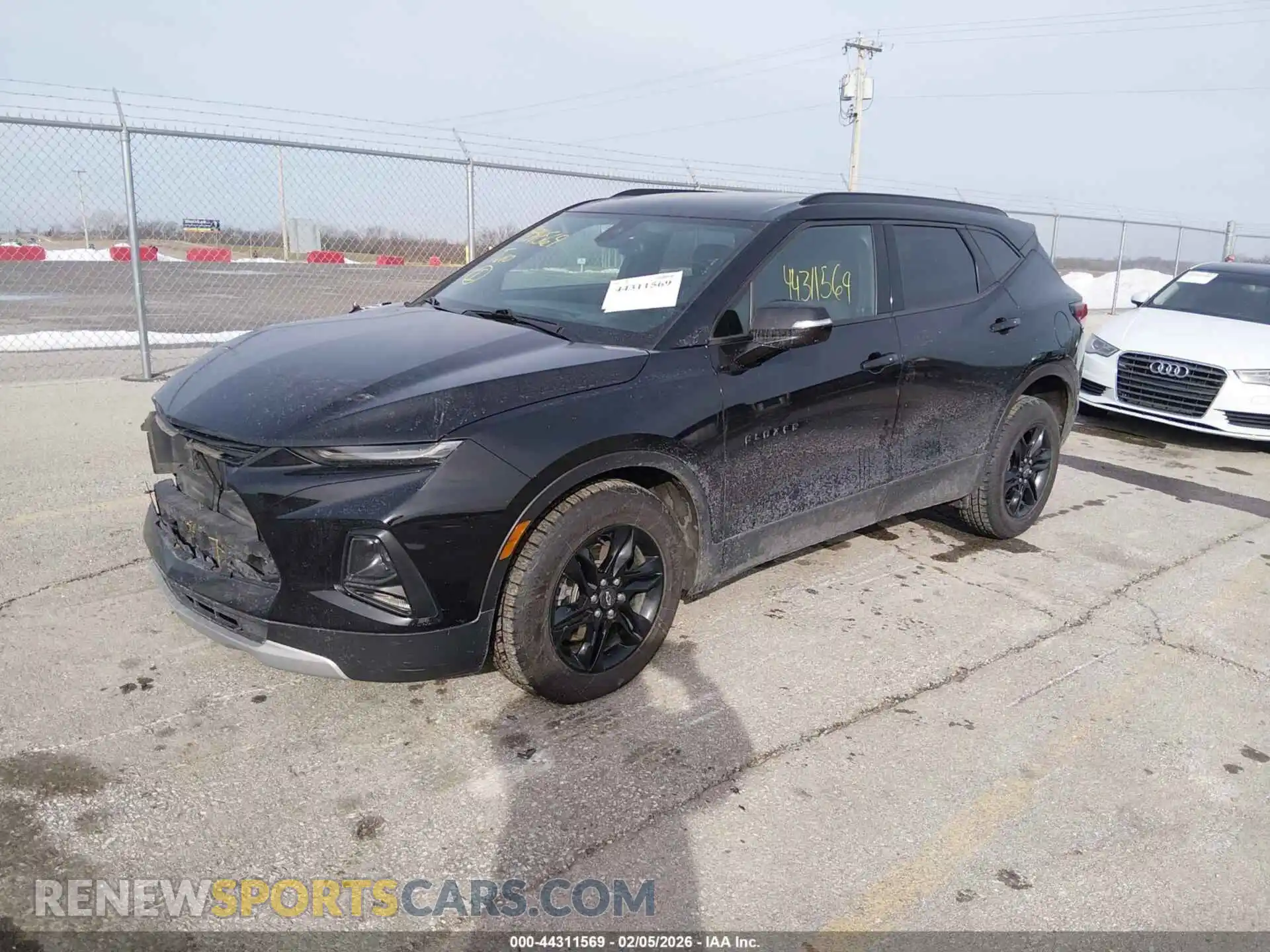 2 Photograph of a damaged car 3GNKBHRS0MS535356 CHEVROLET BLAZER 2021